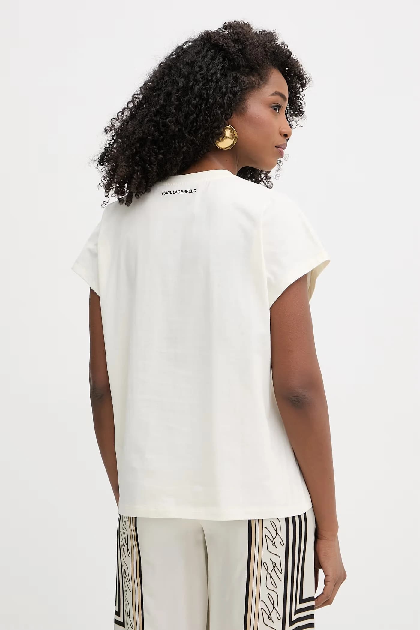 Женская хлопковая футболка бежевая для женщин - фото 3