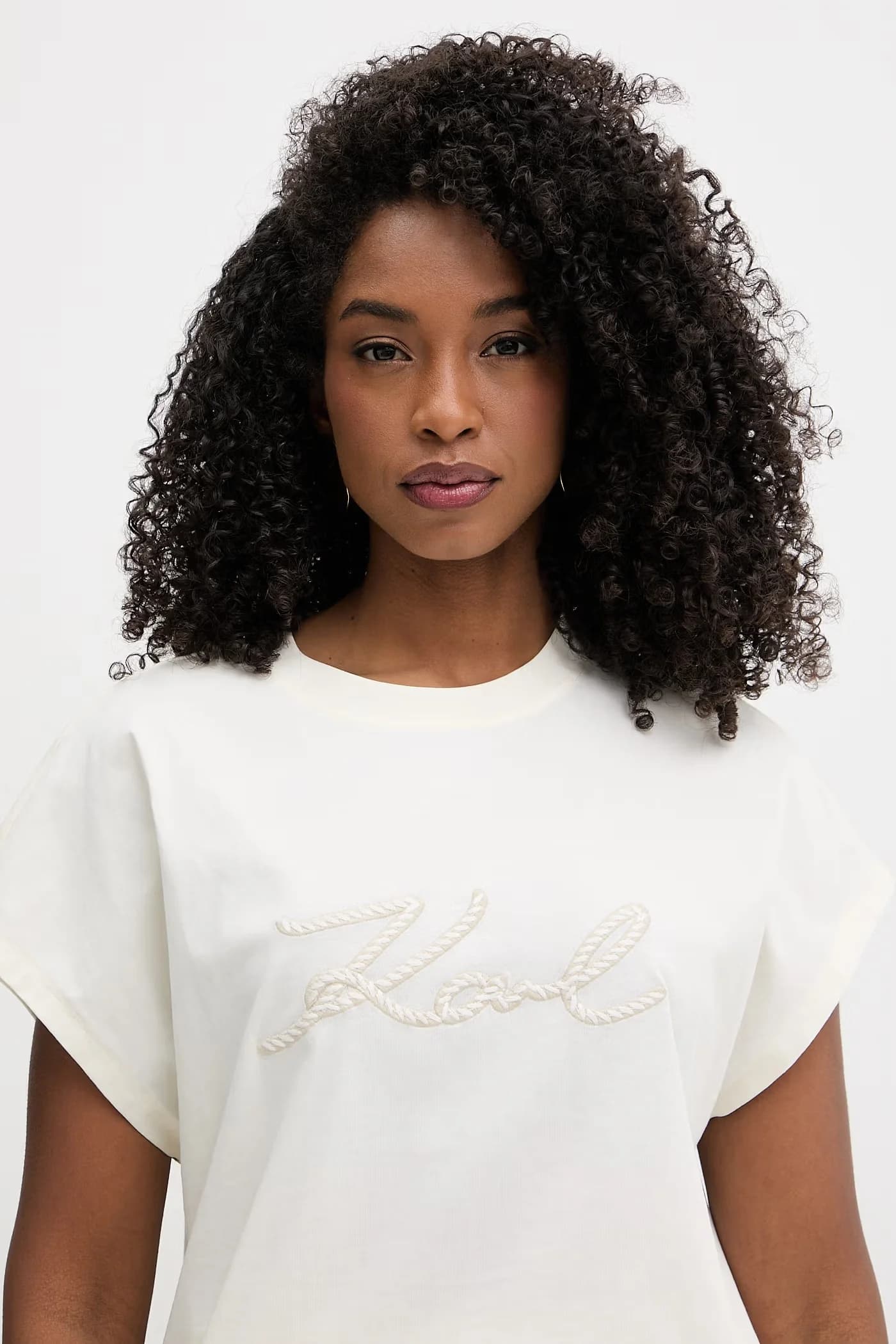 Женская хлопковая футболка бежевая для женщин - фото 4