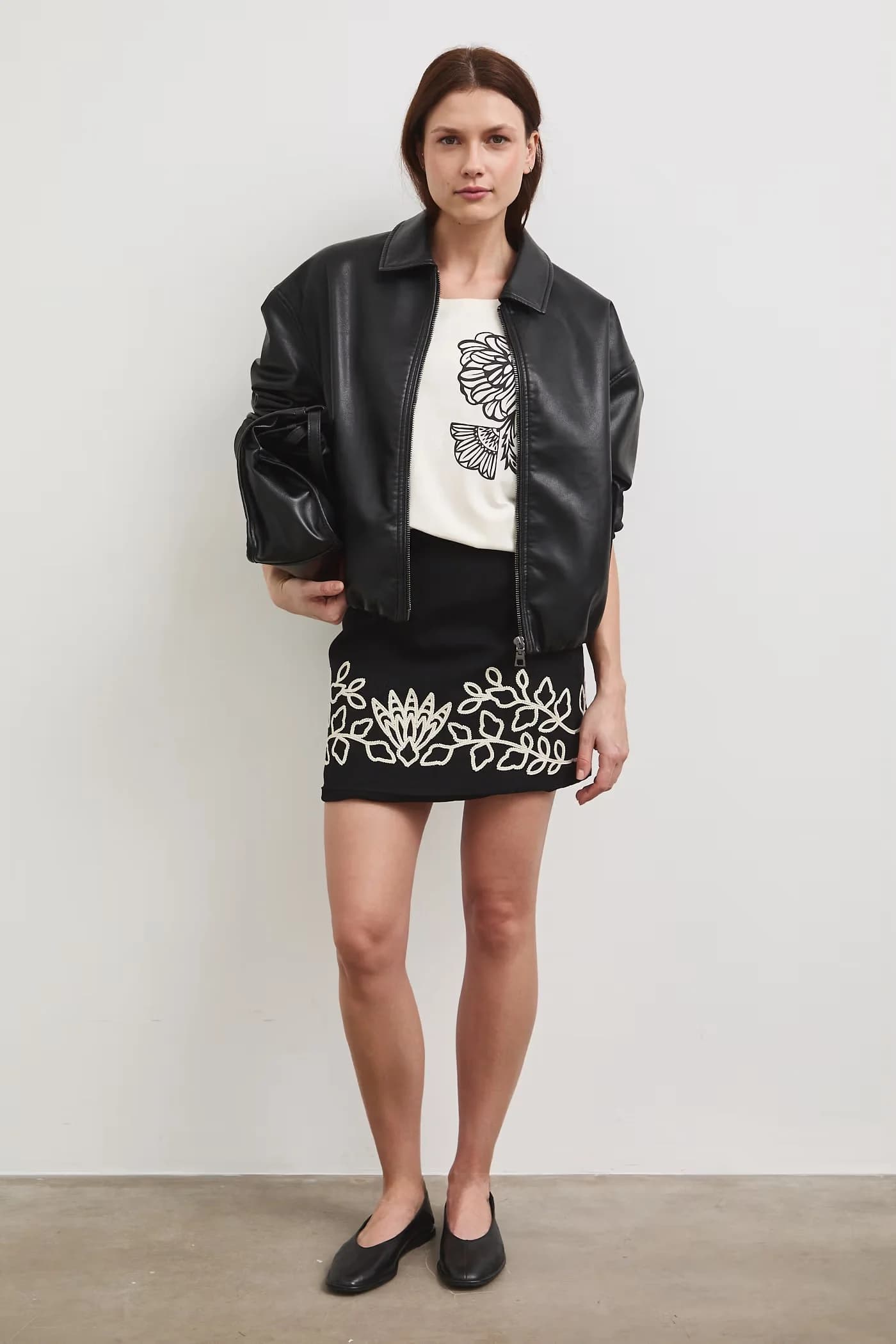 футболка бежевая для женщин - фото 2