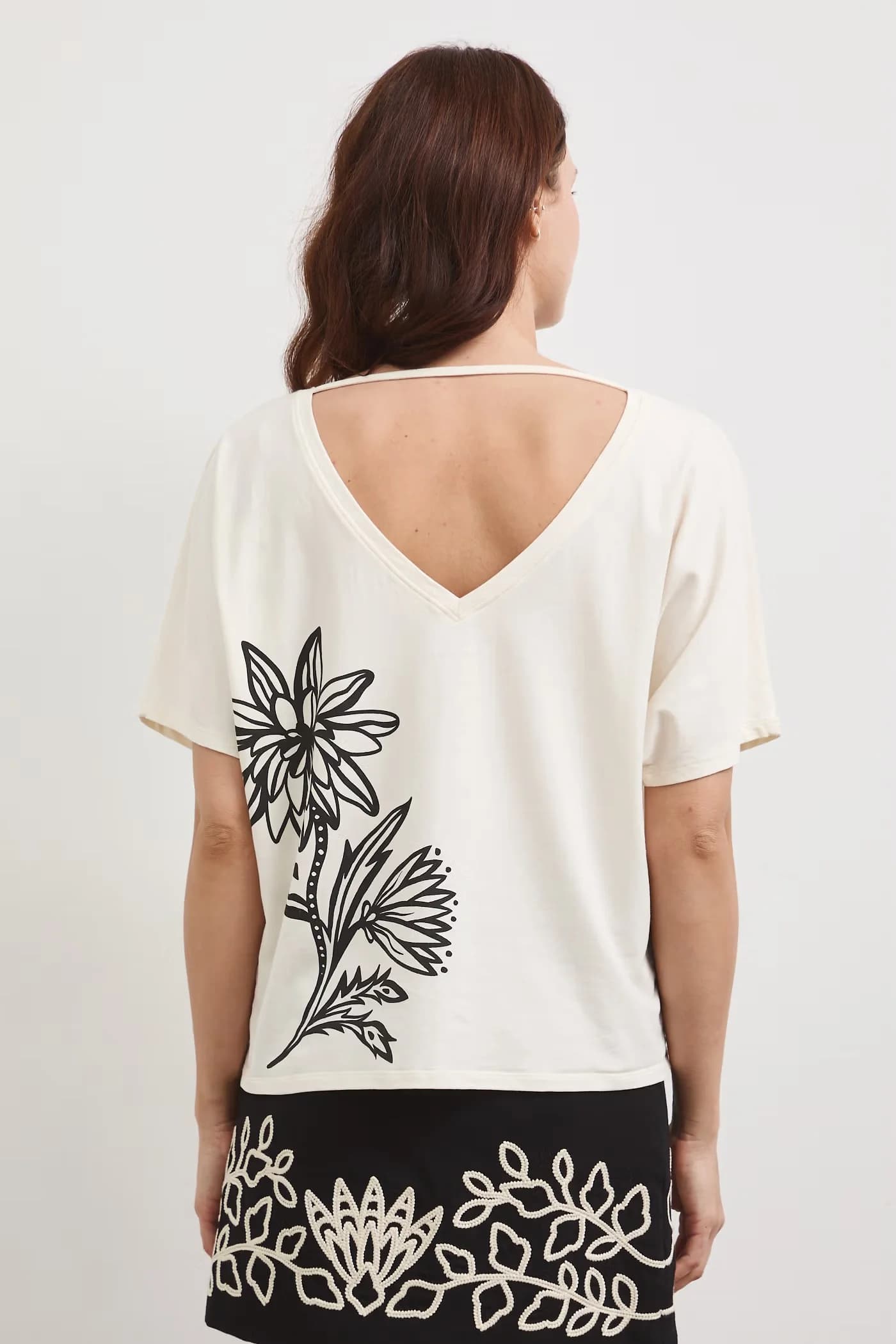 футболка бежевая для женщин - фото 3