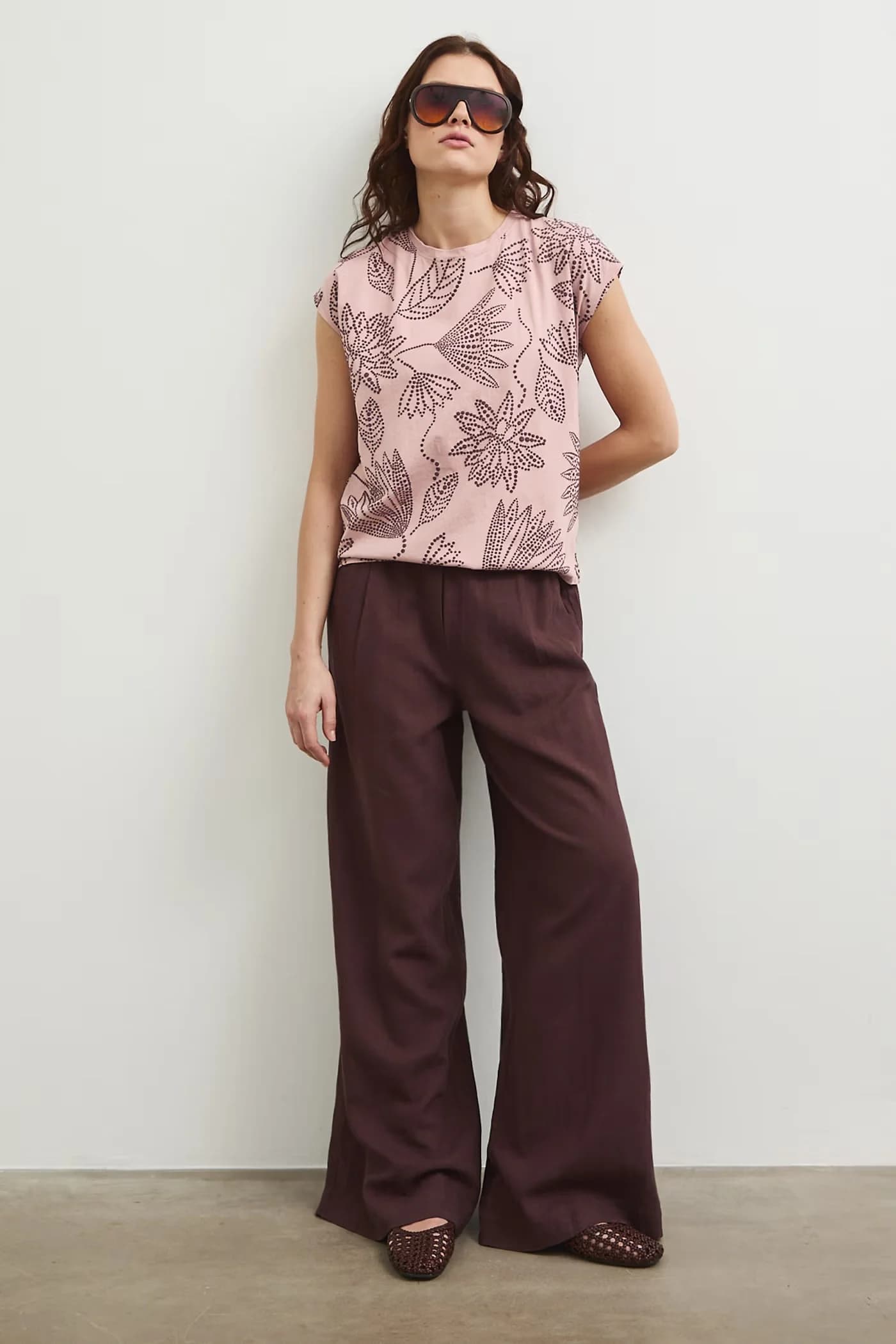 Хлопковая футболка розовая для женщин - фото 2