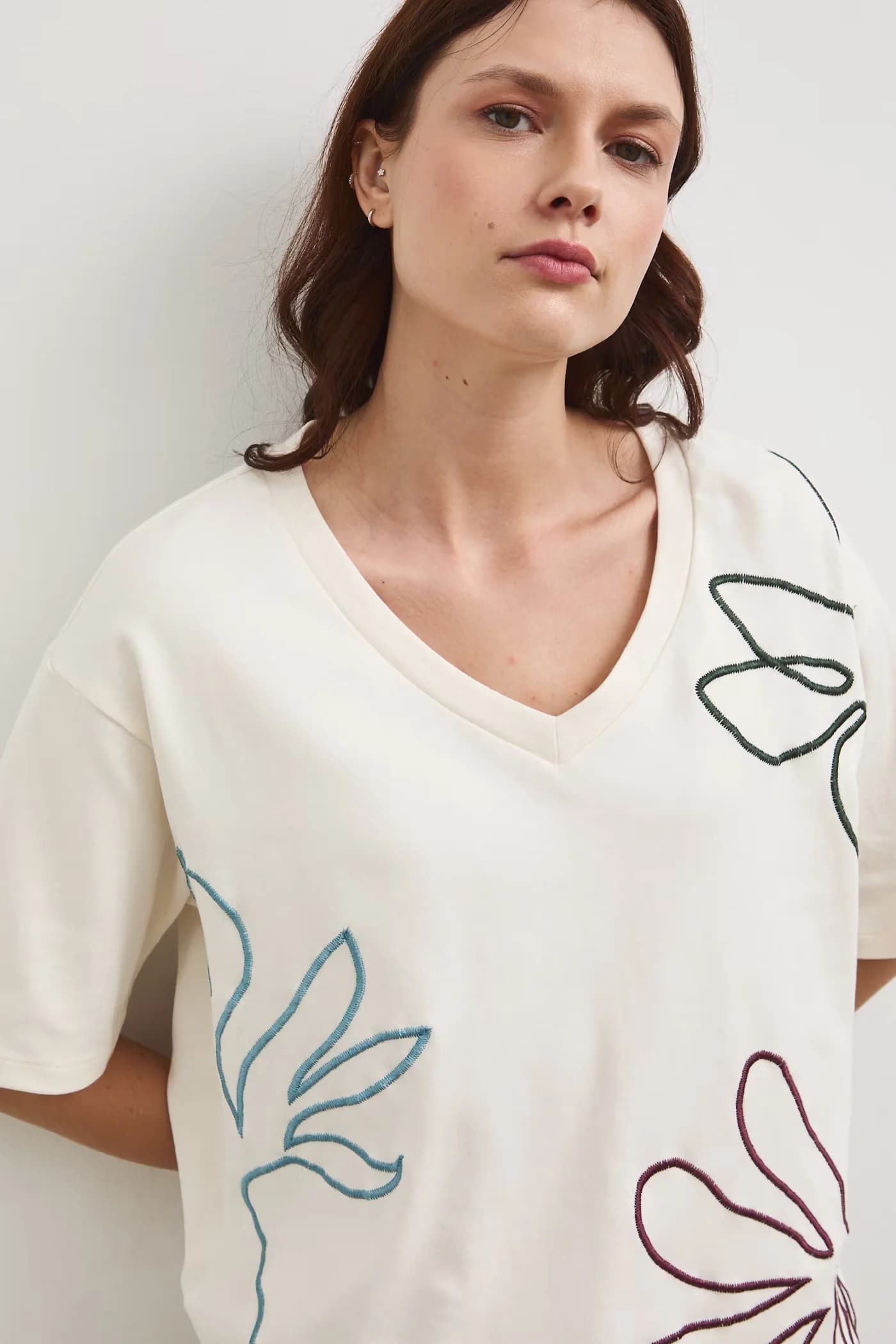 Хлопковая футболка бежевая для женщин - фото 4