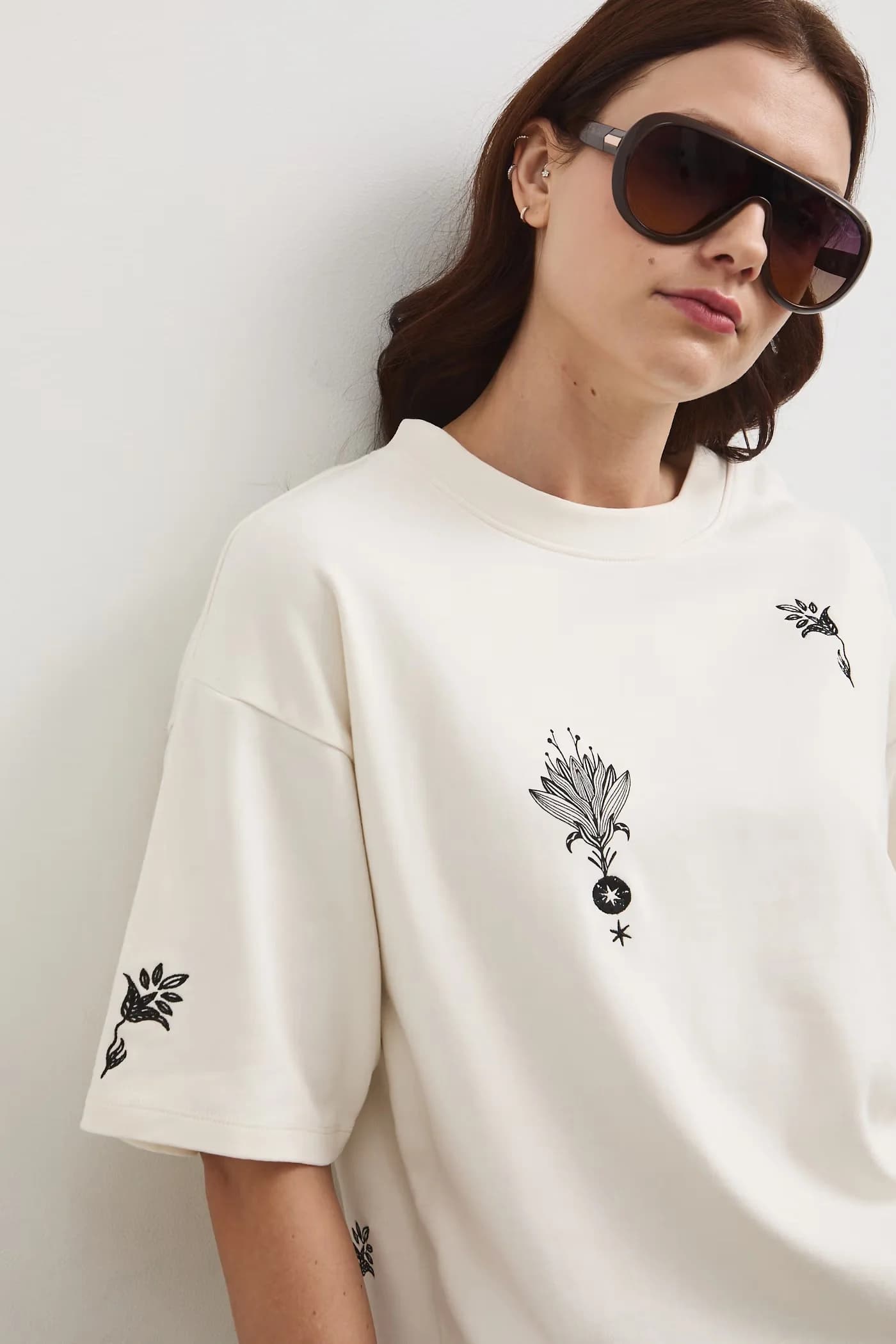 футболка бежевая для женщин - фото 5