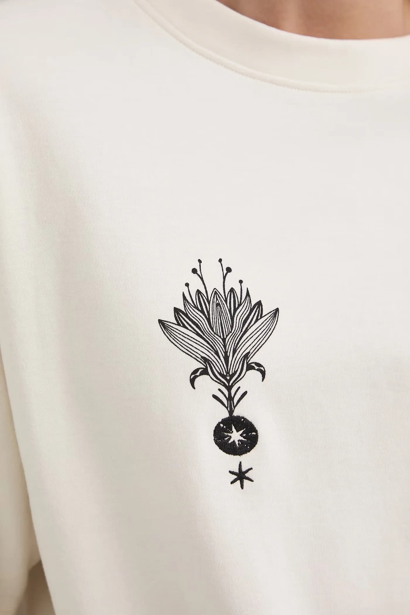 футболка бежевая для женщин - фото 6