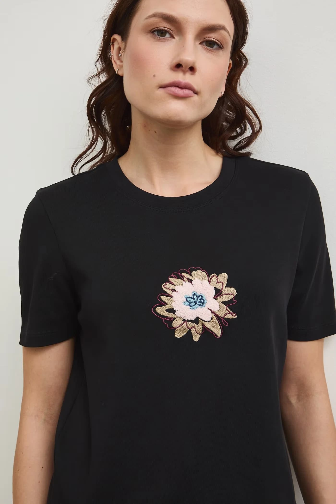 футболка черная для женщин - фото 4