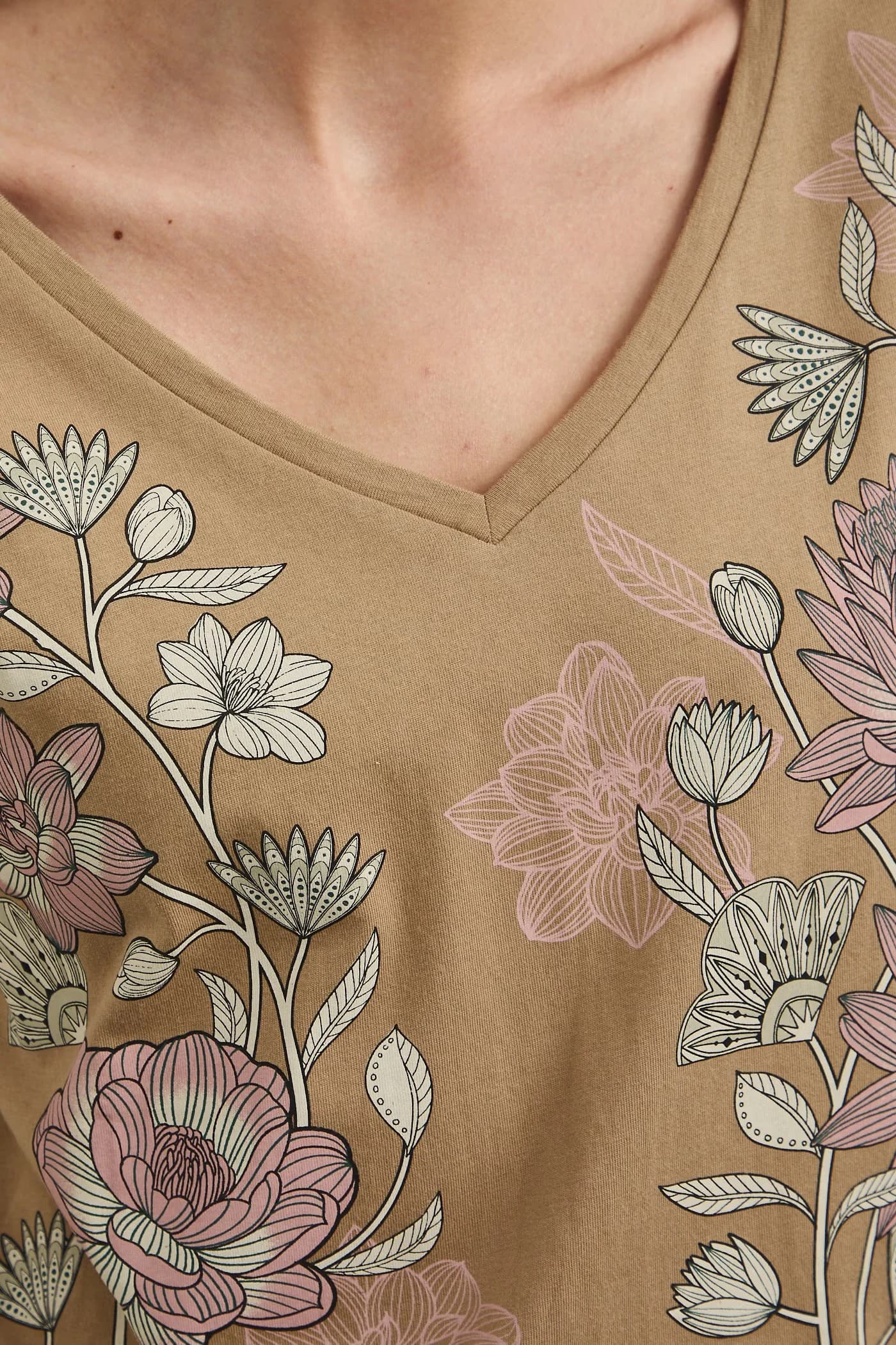 Хлопковая футболка бежевая для женщин - фото 5