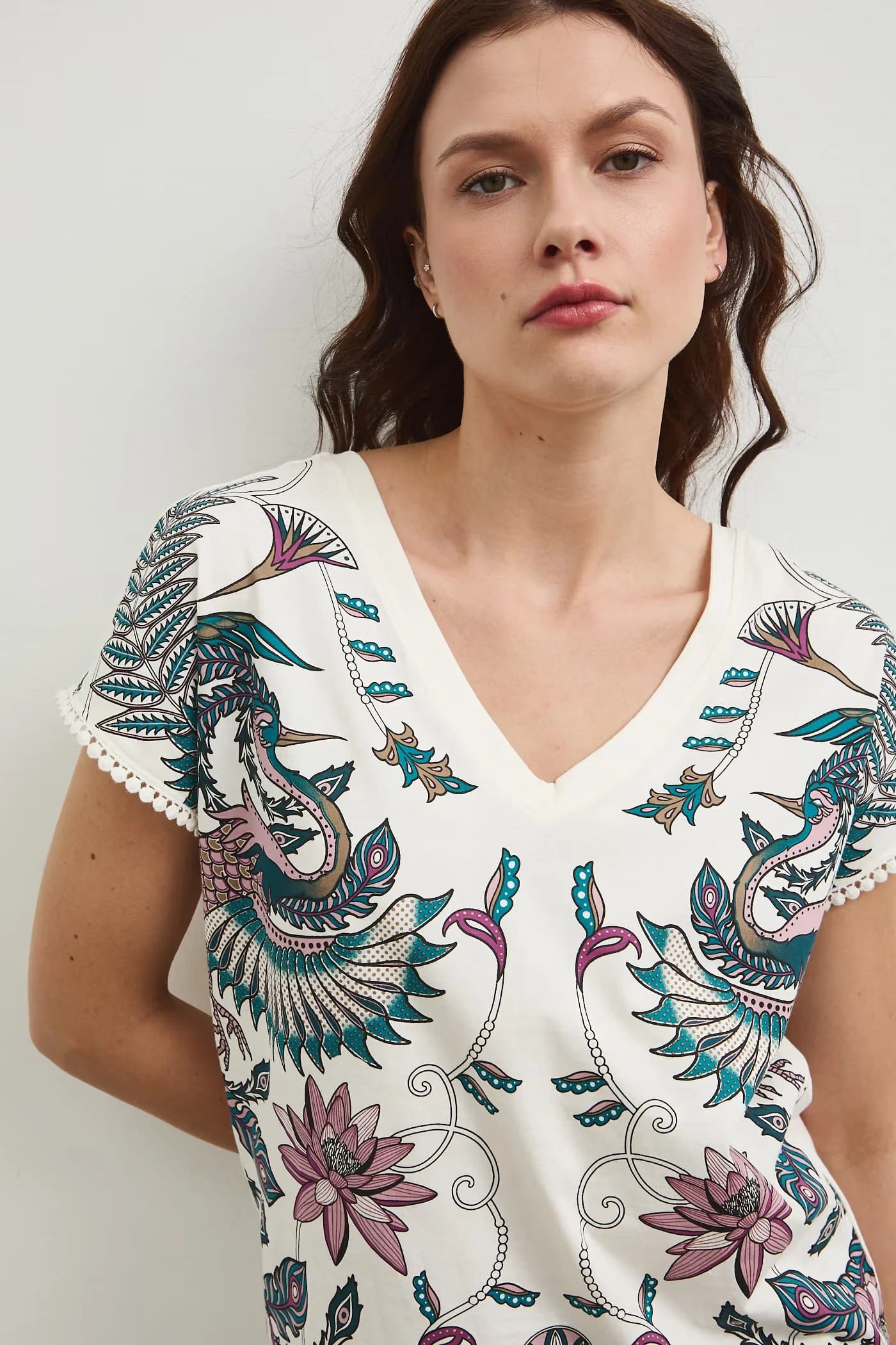 Хлопковая футболка бежевая для женщин - фото 4