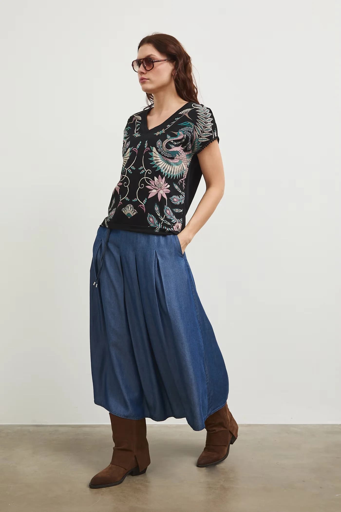 Хлопковая футболка черная для женщин