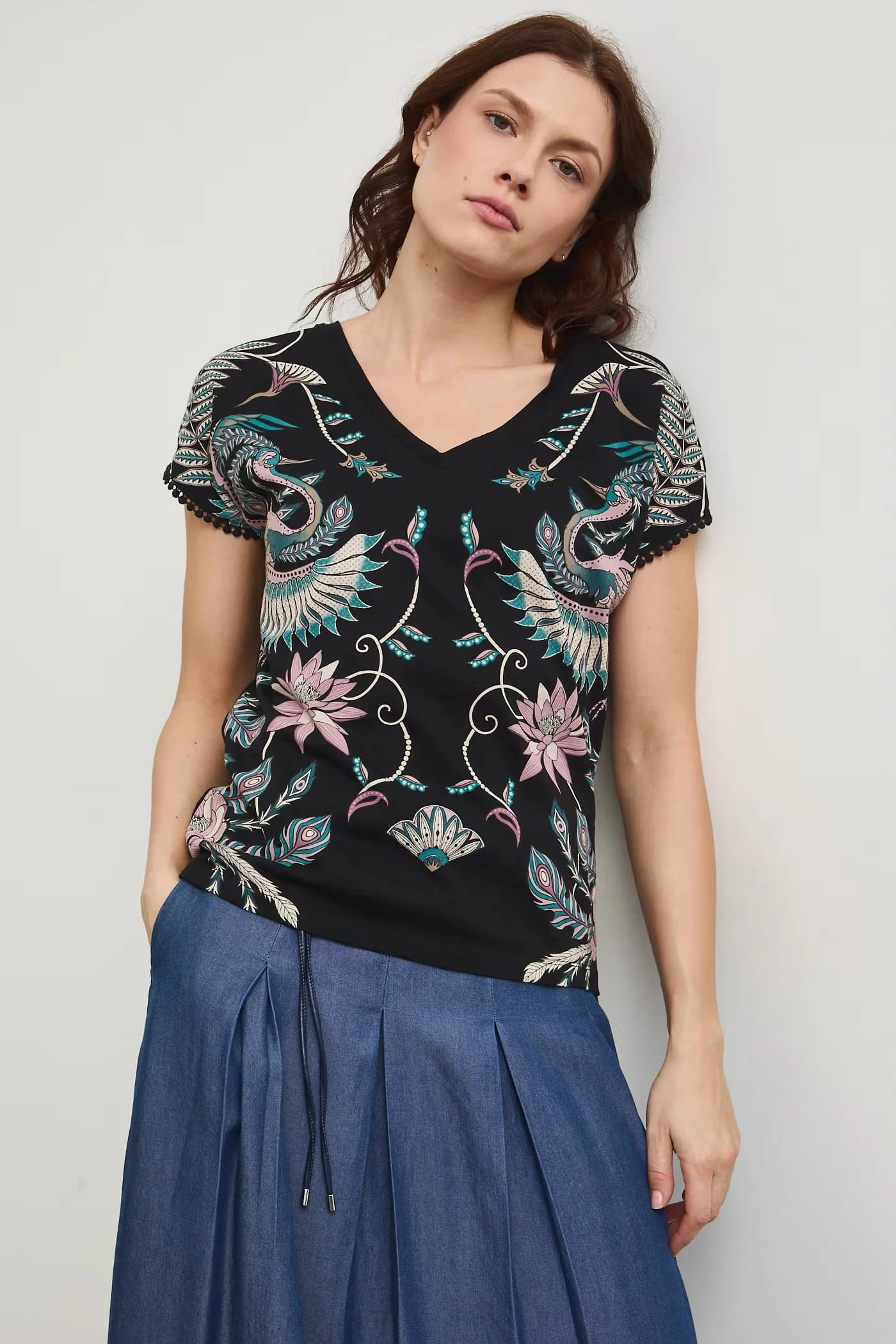 Хлопковая футболка черная для женщин - фото 2