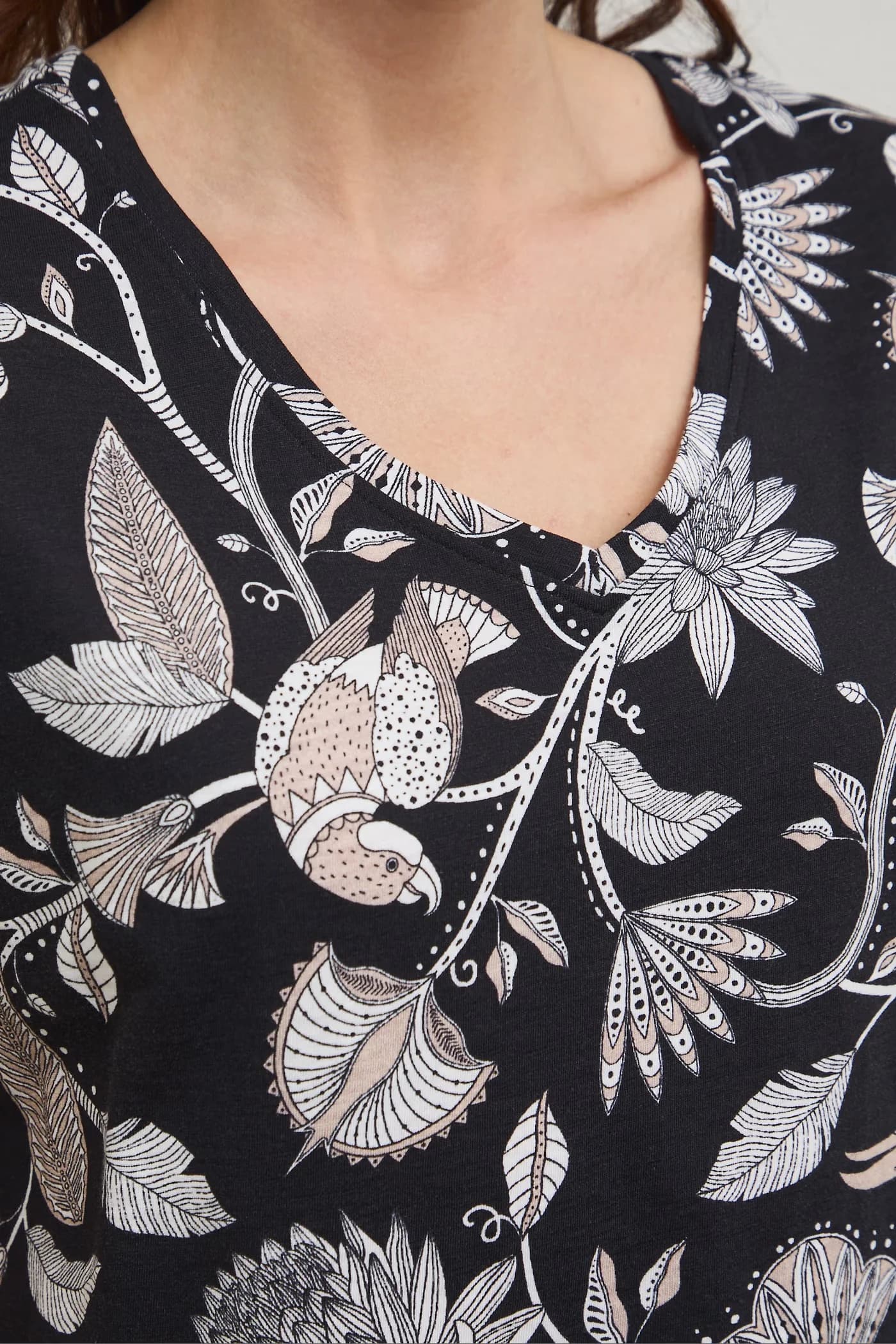 Хлопковая футболка черная для женщин - фото 5