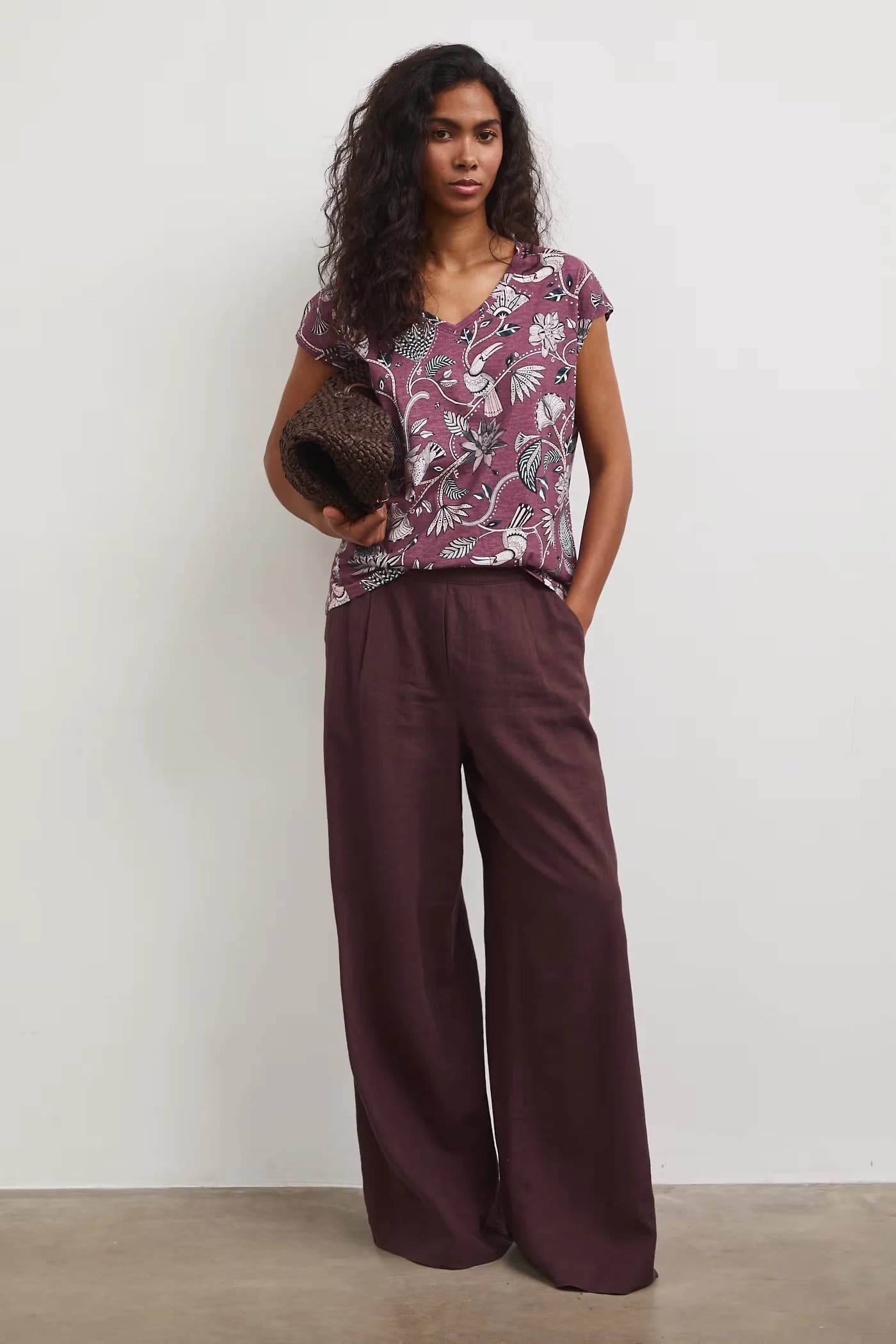 Хлопковая футболка бордовая для женщин - фото 2