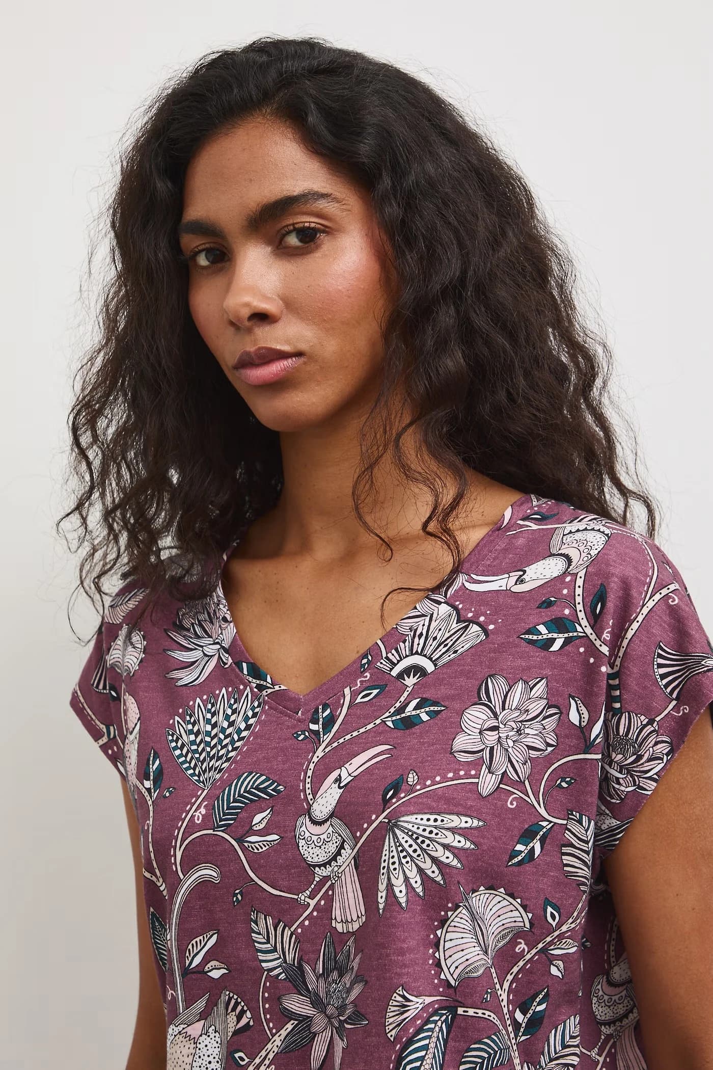 Хлопковая футболка бордовая для женщин - фото 5