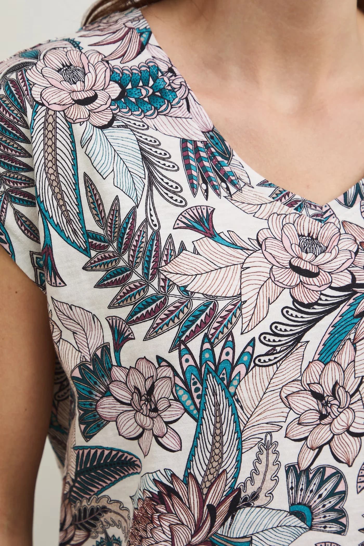 Хлопковая футболка бежевая для женщин - фото 5