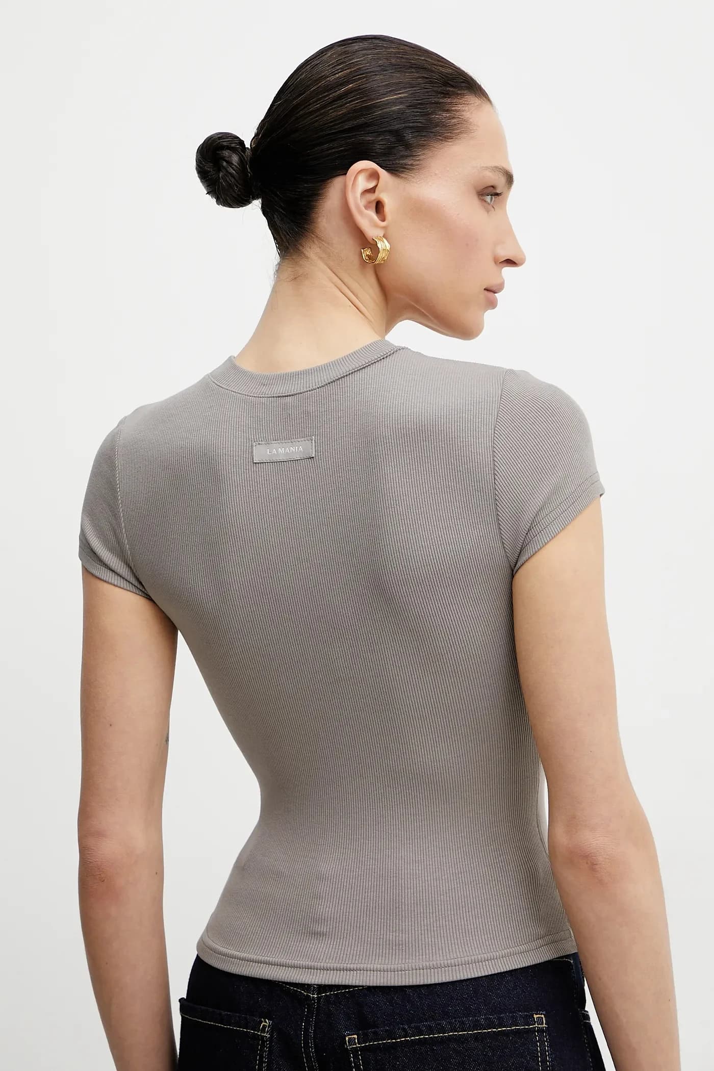 футболка бежевая для женщин - фото 3