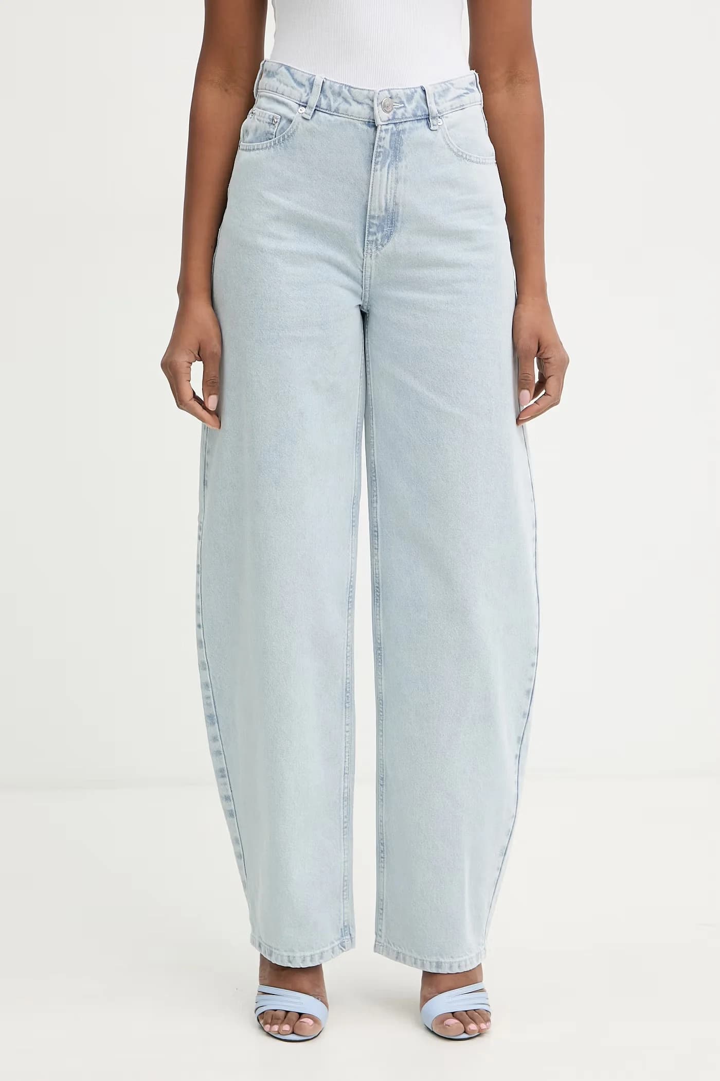 Женские джинсы свободного кроя