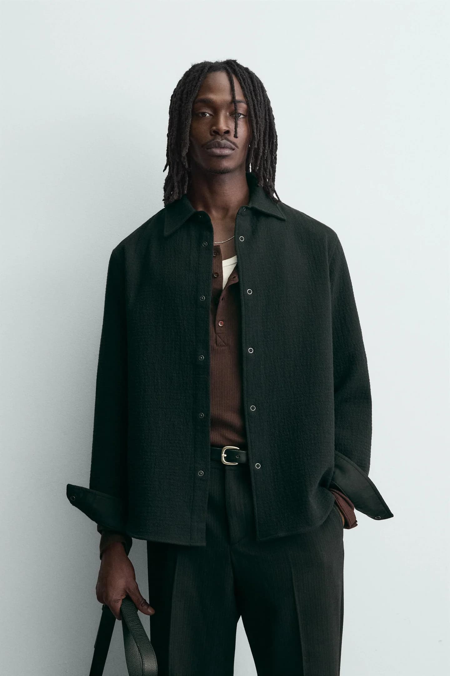 КУРТКА-РУБАШКА СВОБОДНОГО КРАЯ ИЗ СТРУКТУРНОЙ ТКАНИ - фото 2