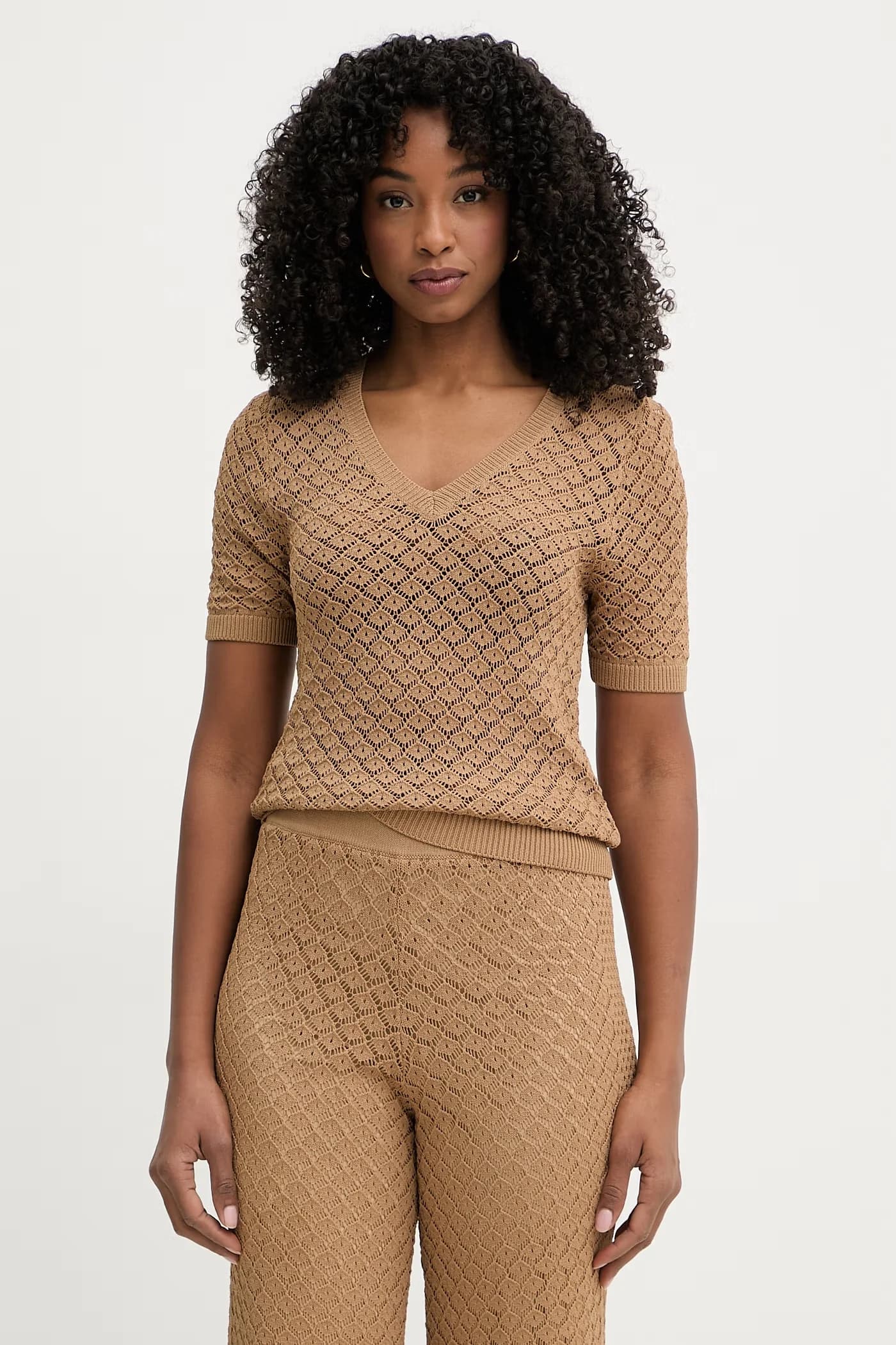 Женский свитер из вискозы