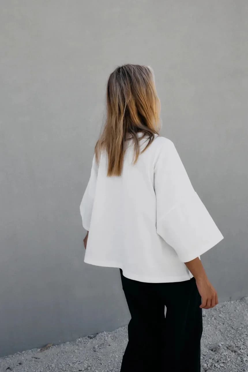 Базовая женская футболка KOAI из хлопка - фото 6