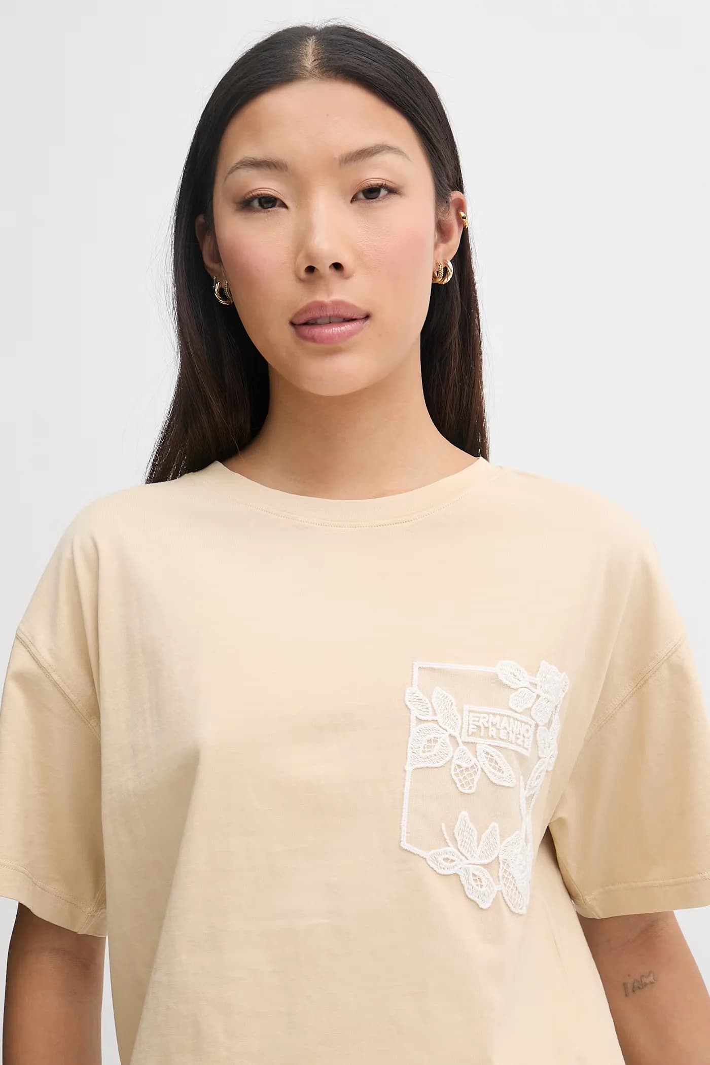 Базовая женская хлопковая футболка - фото 4