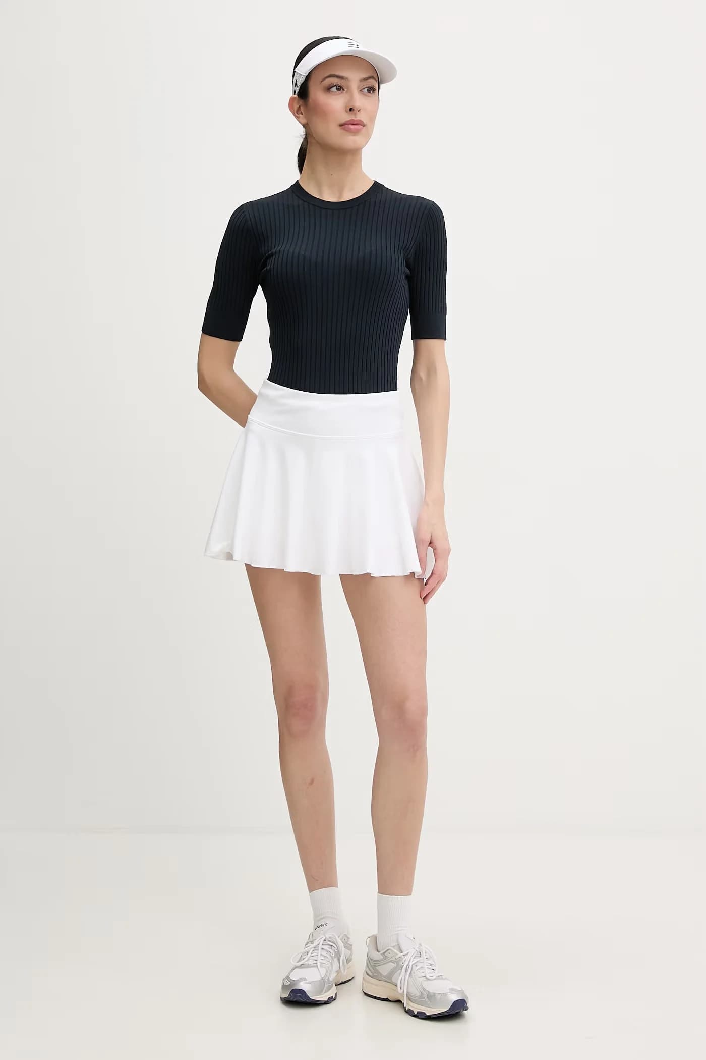 Базовая женская футболка с вискозой JADOU - фото 2