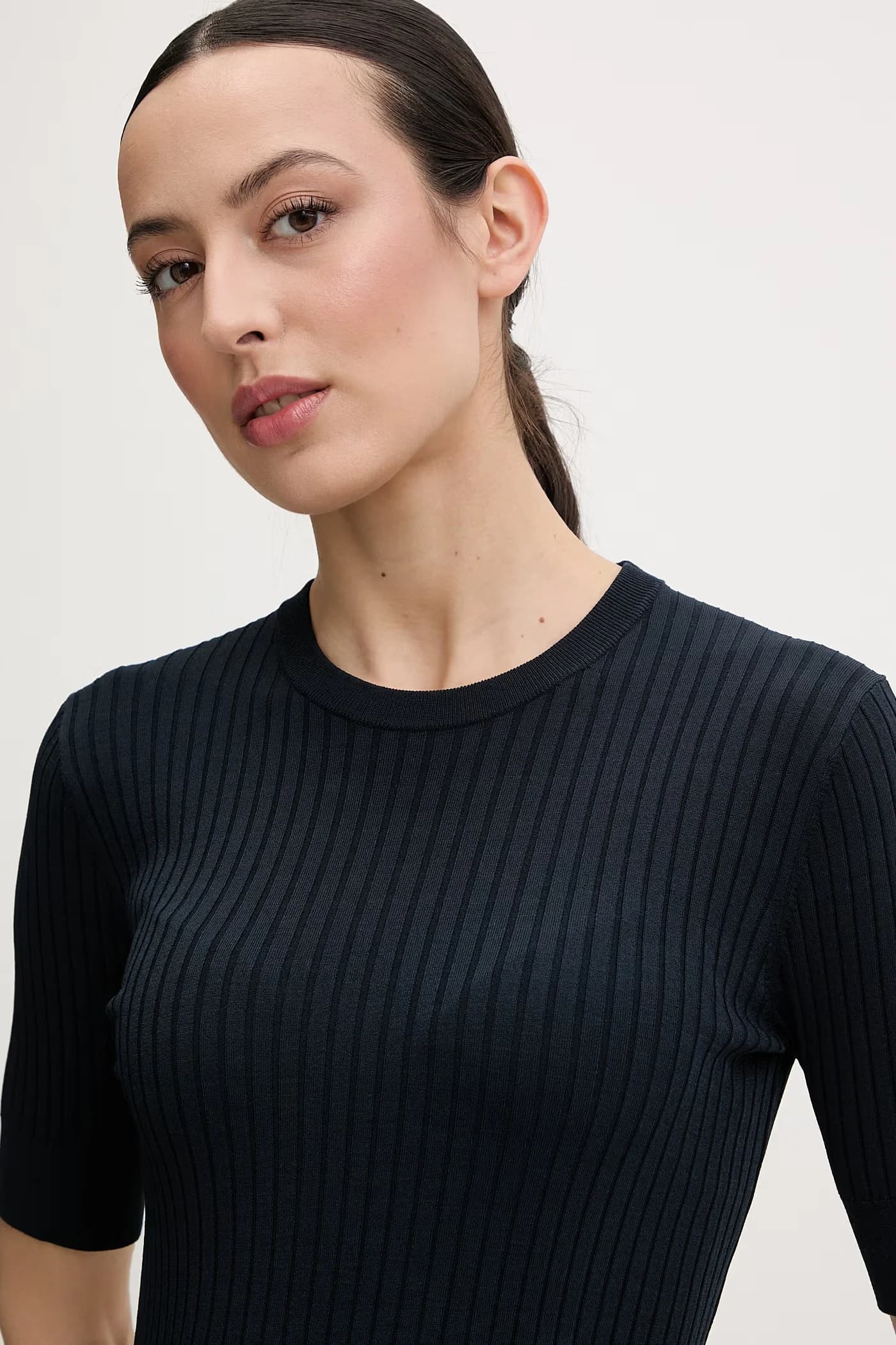 Базовая женская футболка с вискозой JADOU - фото 4