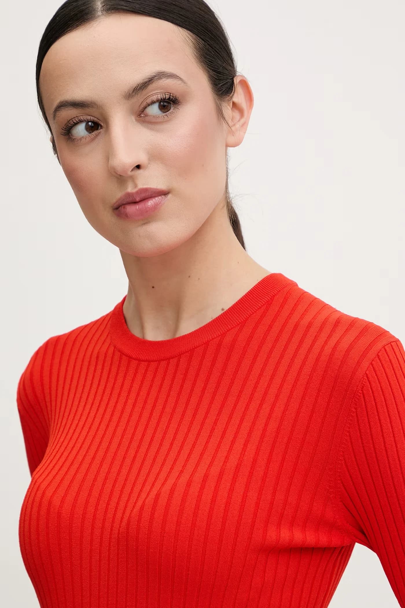 Базовая женская футболка с вискозой JADOU - фото 4