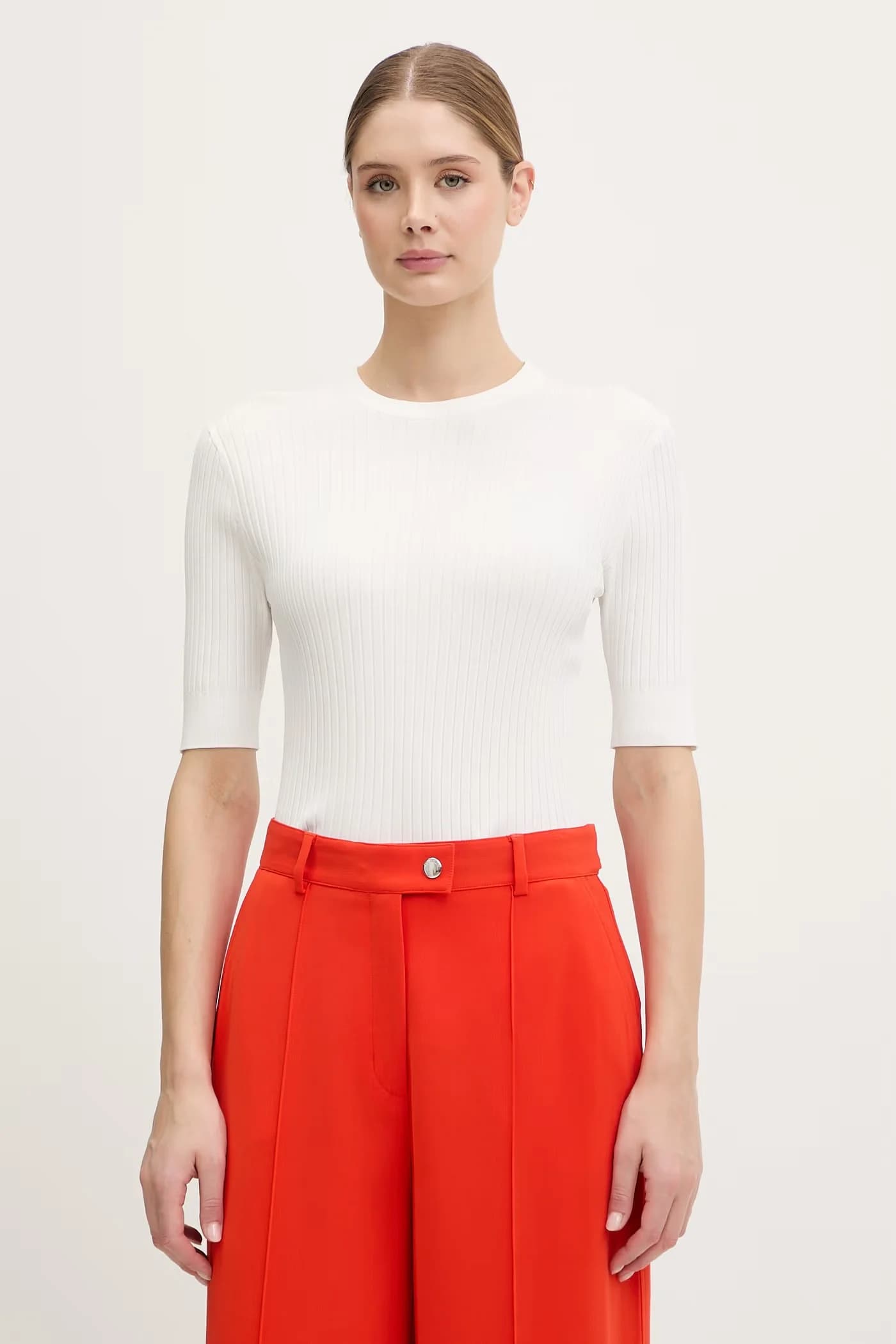 Базовая женская футболка с вискозой JADOU