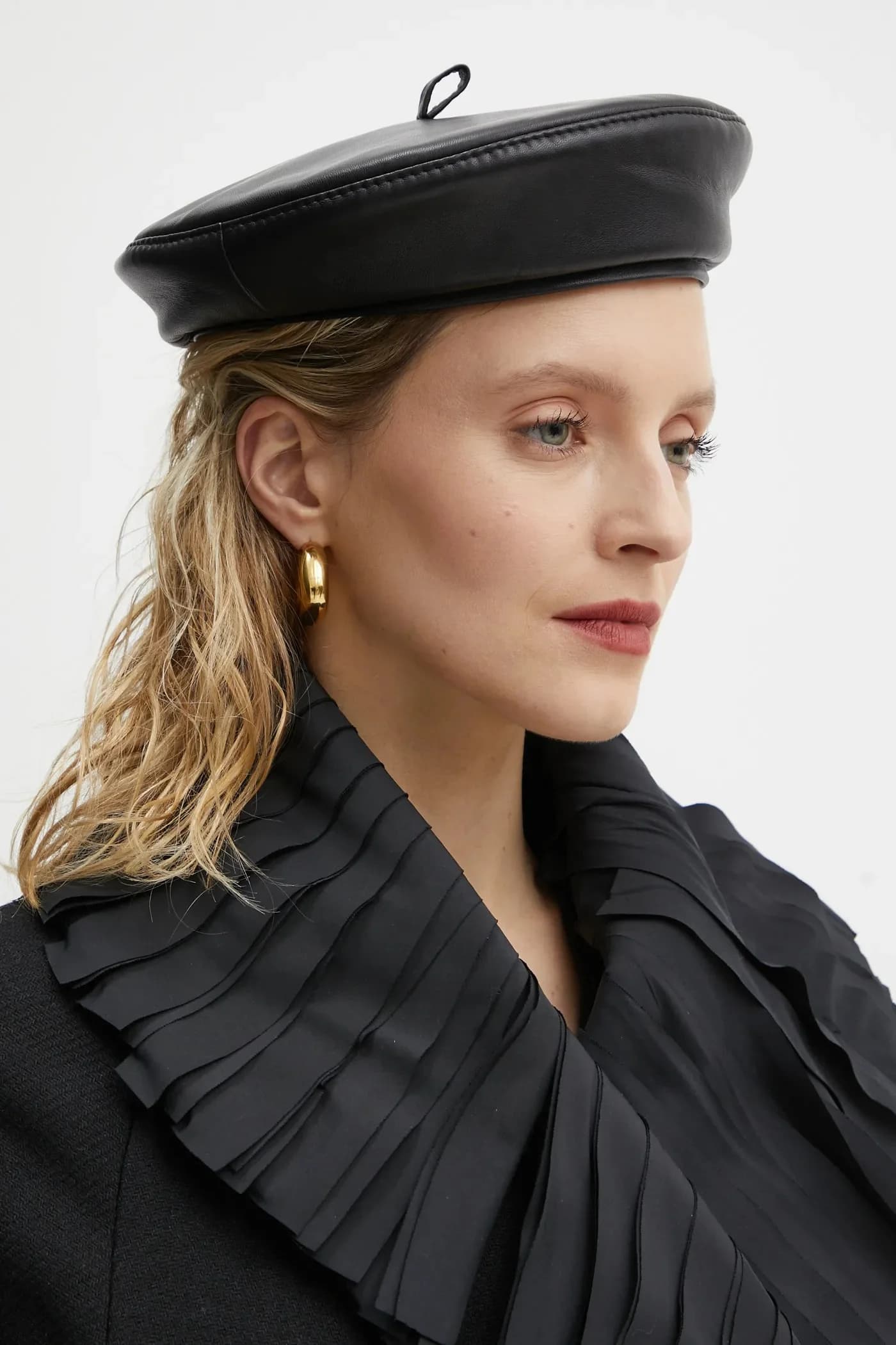 Кожаный берет