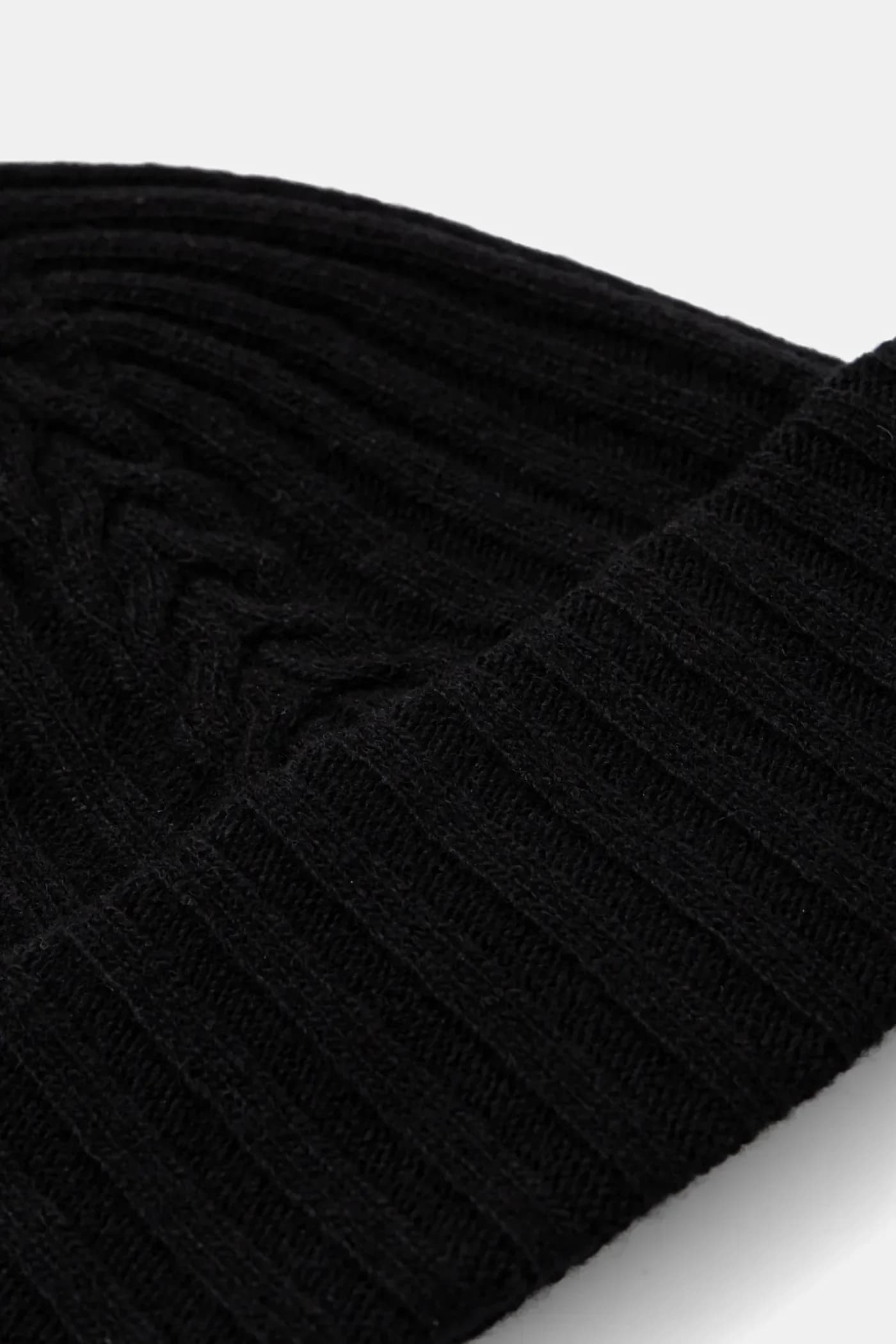 Шапка из смесовой шерсти - фото 3