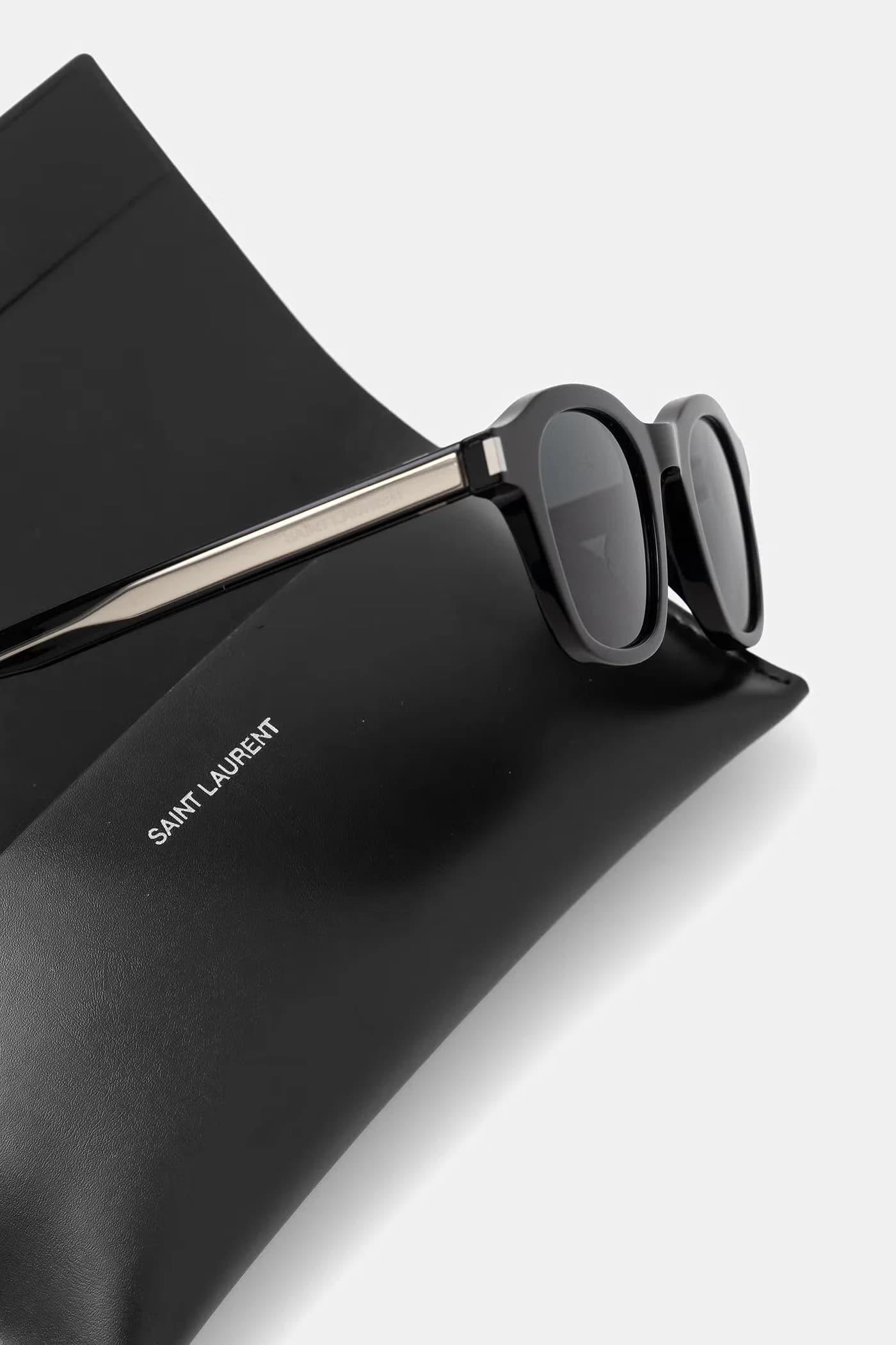 Квадратные солнцезащитные очки - фото 3