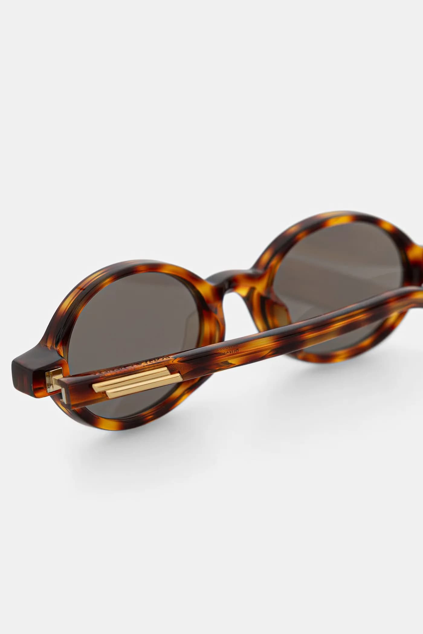 Солнцезащитные очки - фото 3