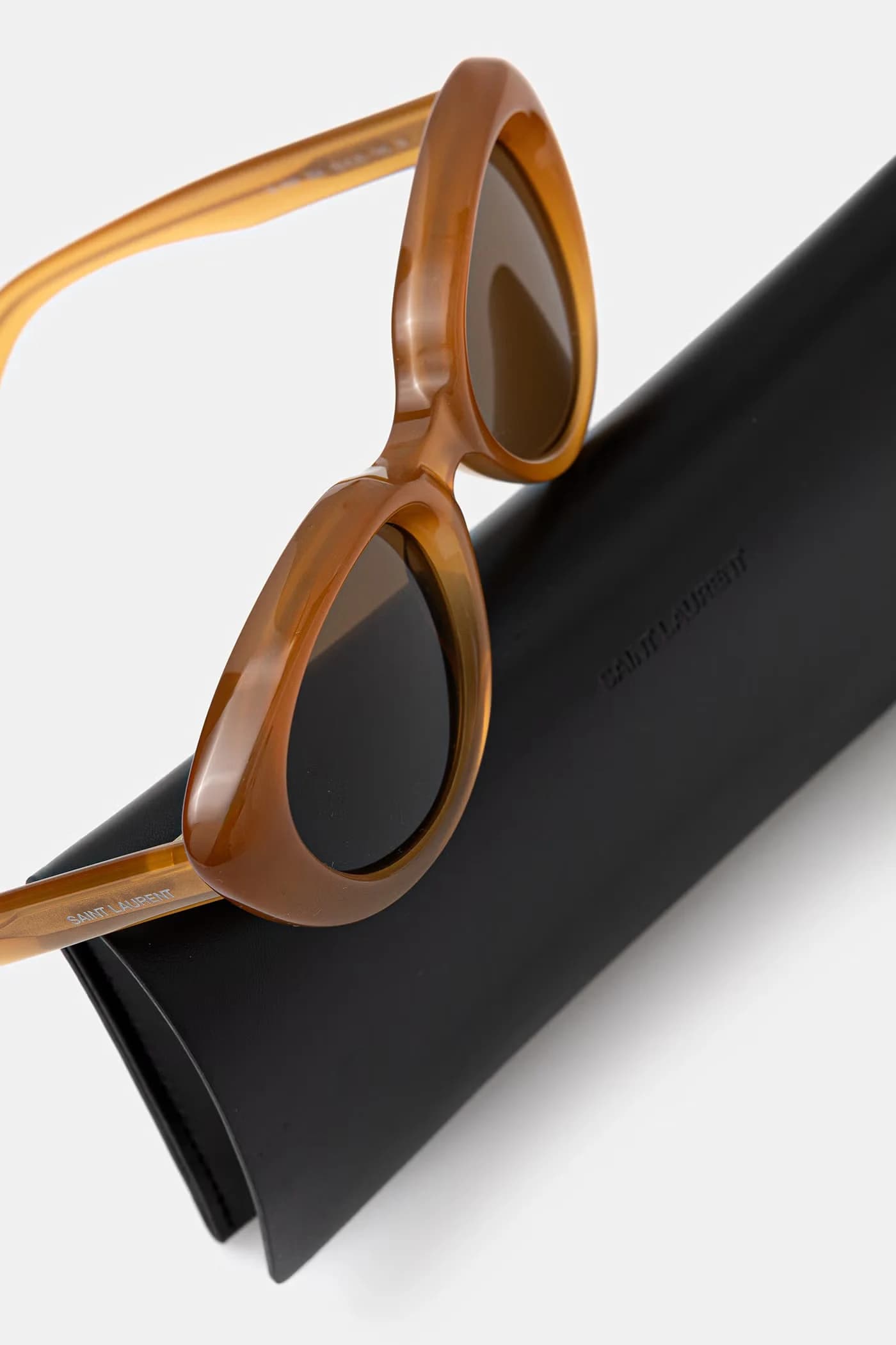 Женские солнцезащитные очки - фото 3