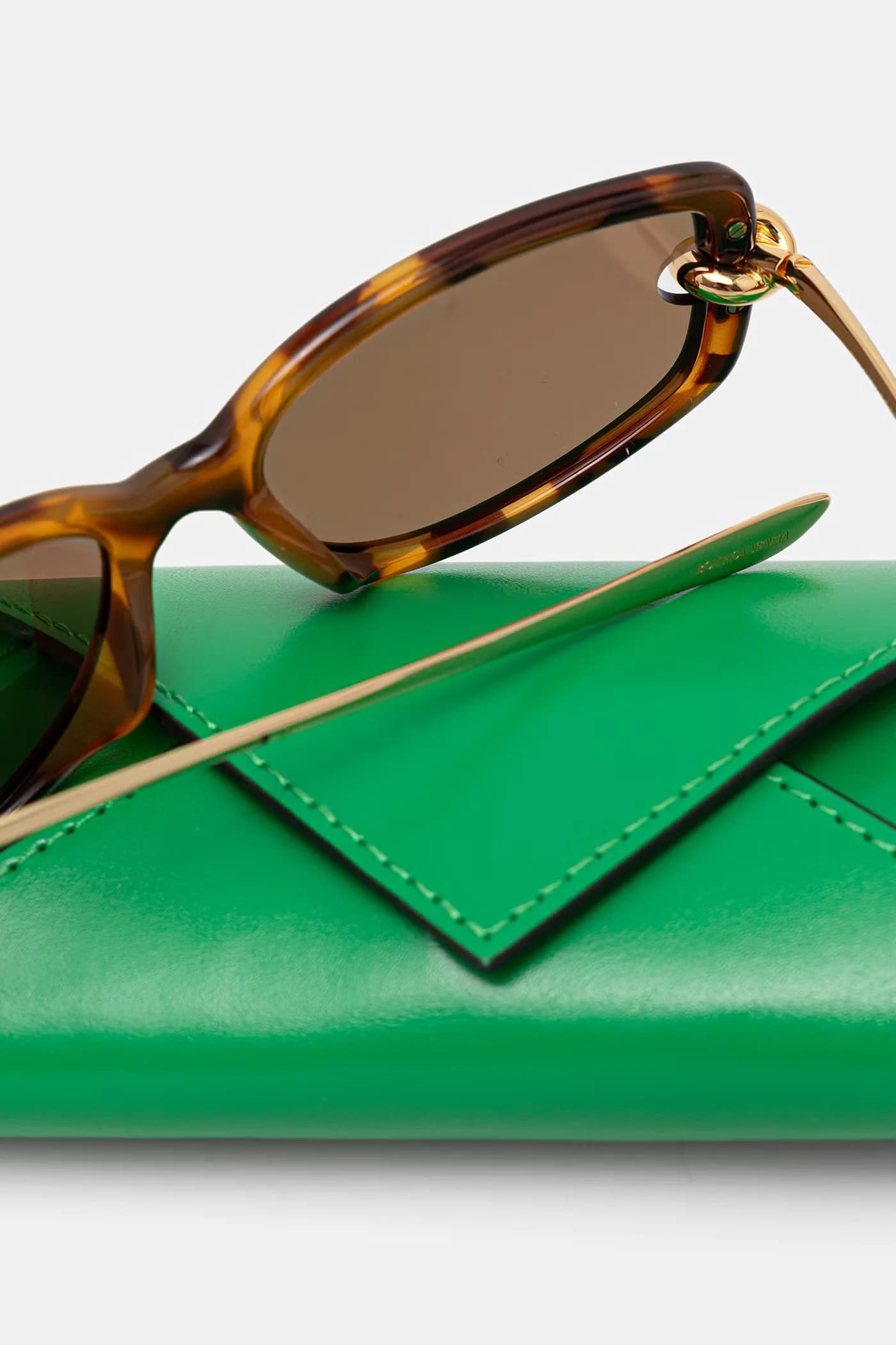 Женские солнцезащитные очки - фото 4