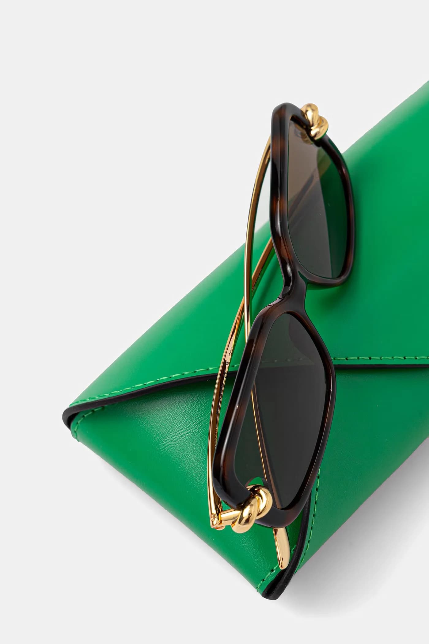 Женские солнцезащитные очки - фото 3