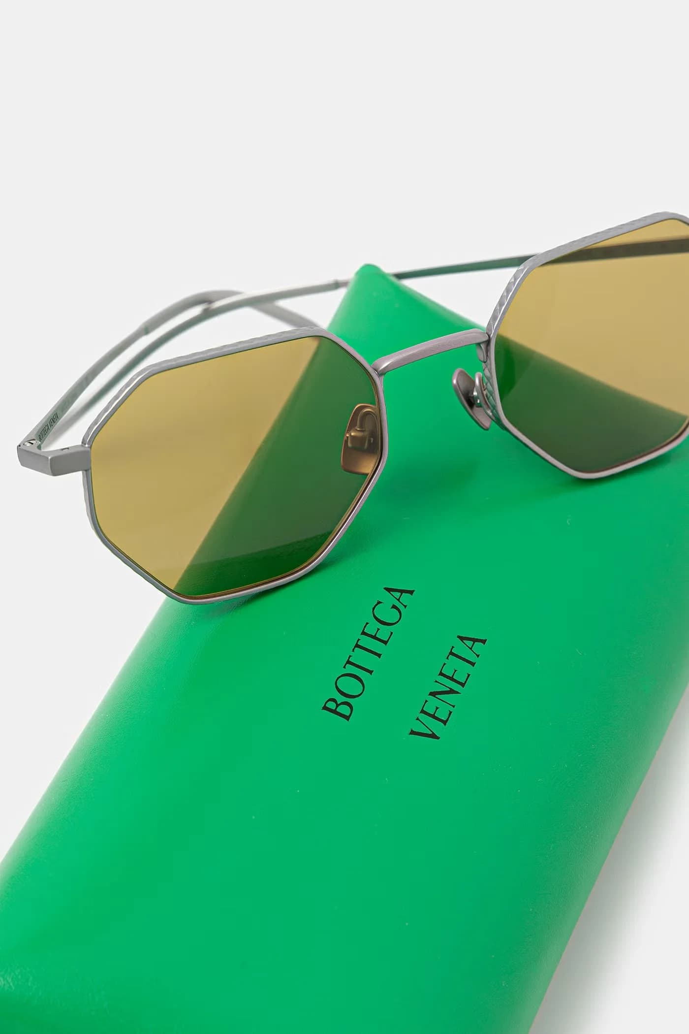 Солнцезащитные очки - фото 3