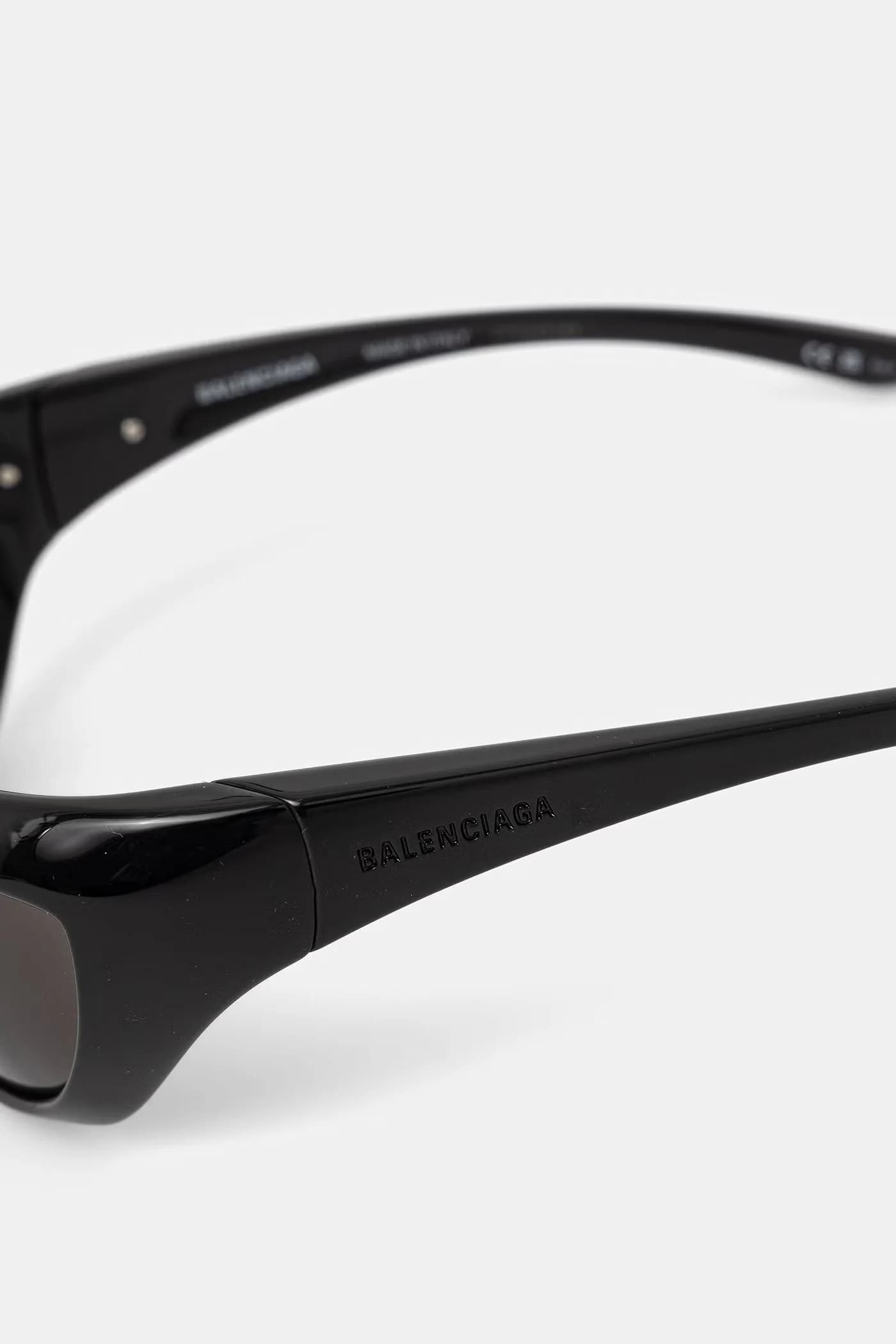 Солнцезащитные очки - фото 3