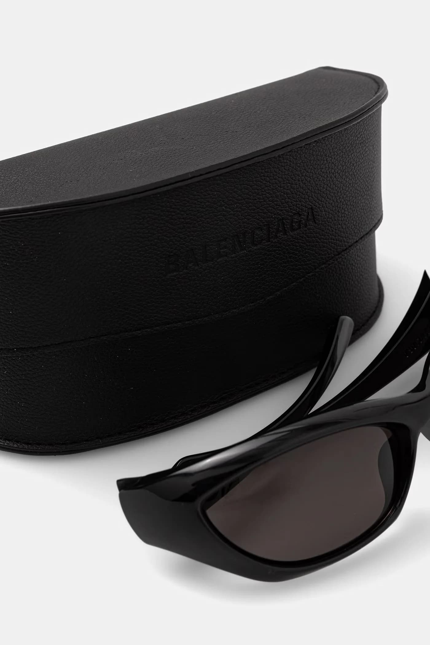 Солнцезащитные очки - фото 4