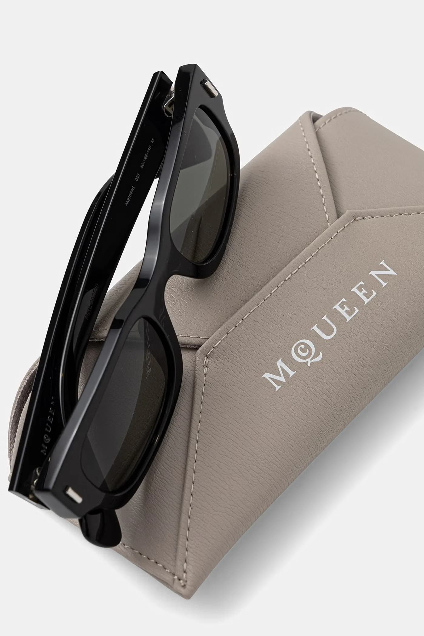 Солнцезащитные очки - фото 5