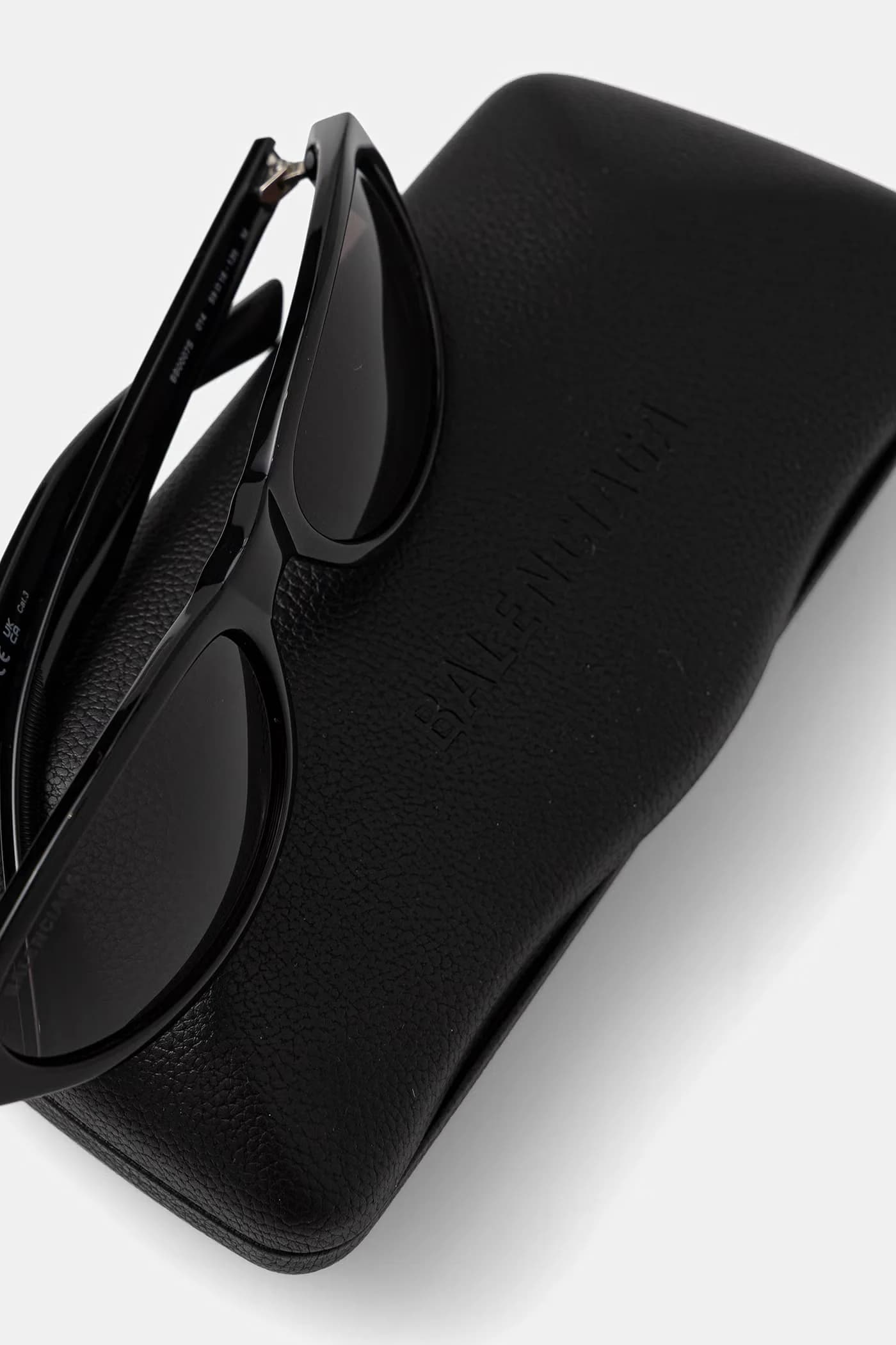 Солнцезащитные очки - фото 5