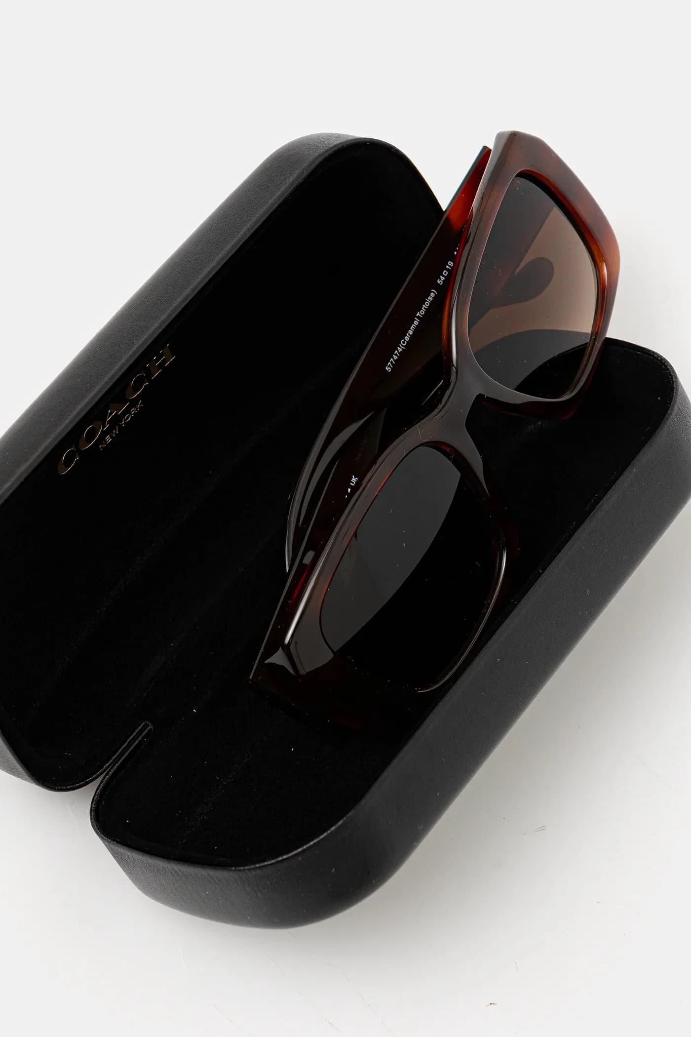 Солнцезащитные очки - фото 7