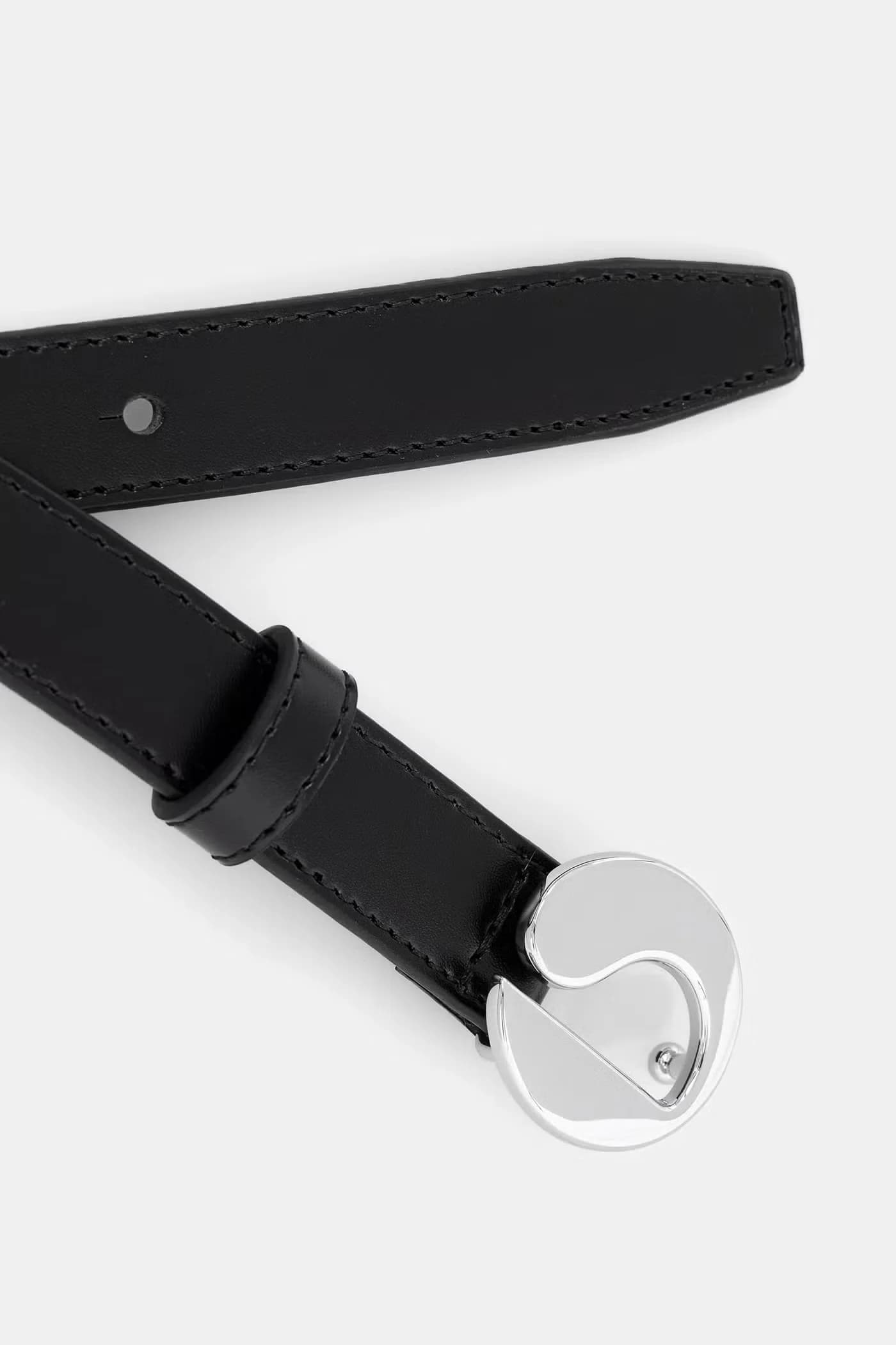 Женский кожаный ремень с логотипом - фото 2