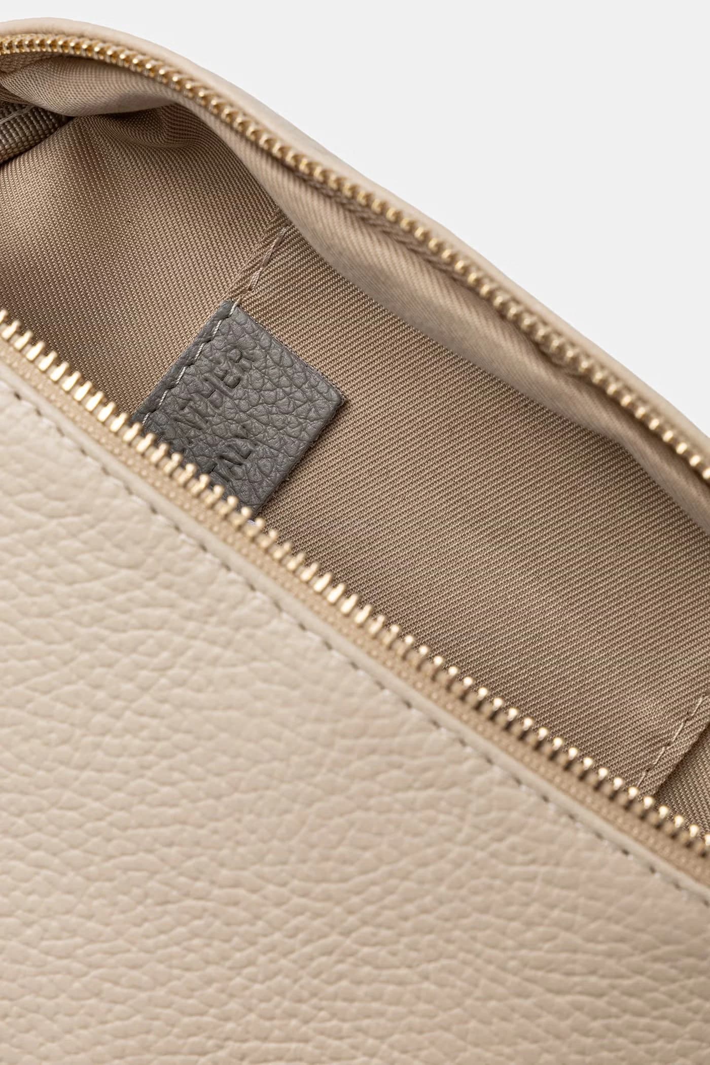 Женская кожаная поясная сумка - фото 6