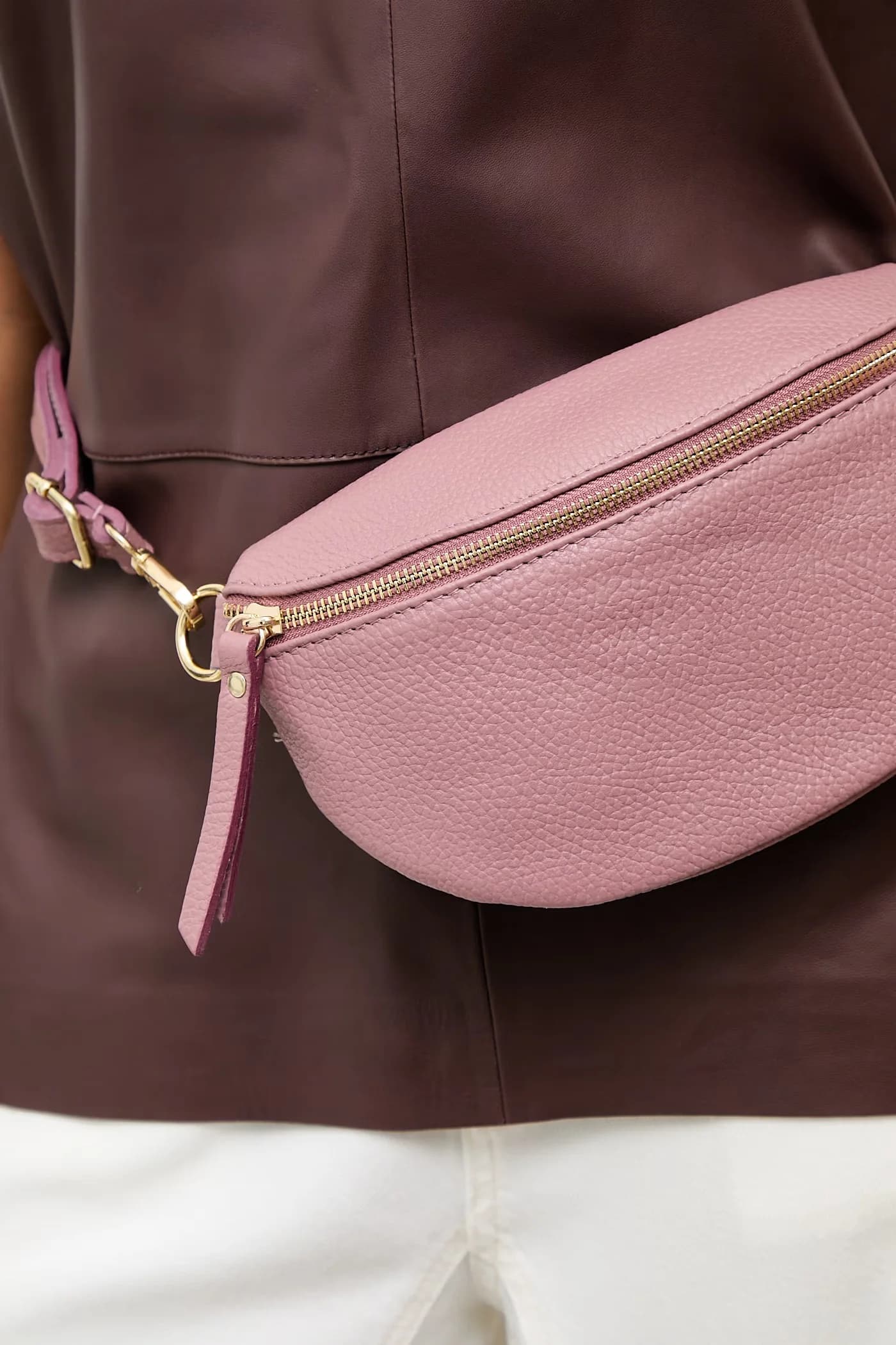 Женская кожаная поясная сумка - фото 7