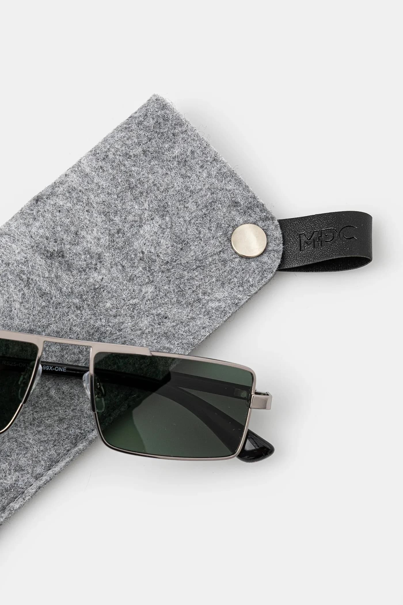 Солнцезащитные очки - фото 4