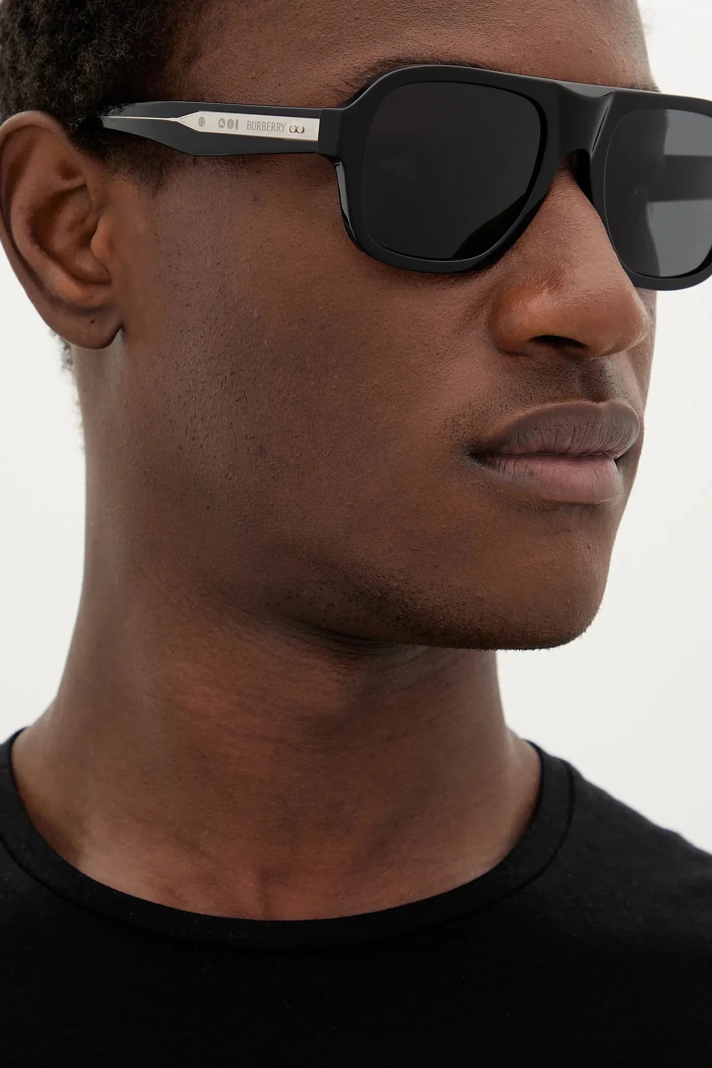 Солнцезащитные очки - фото 15