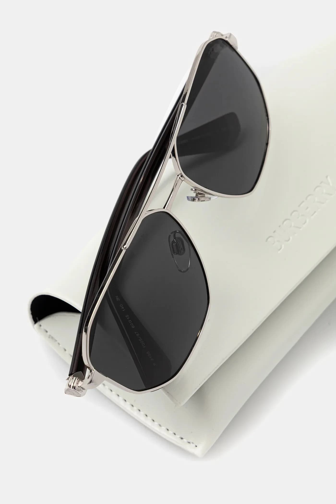 Солнцезащитные очки - фото 7