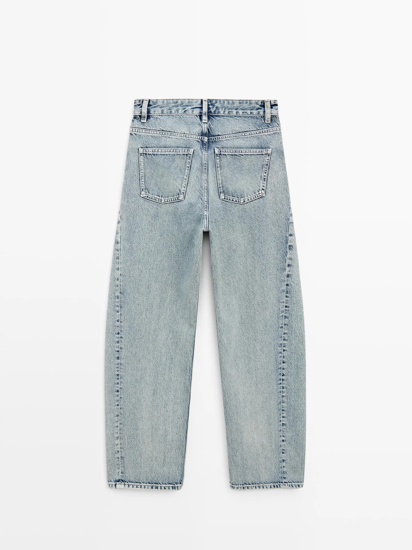 Джинсы объемного кроя со средней посадкой - фото 5