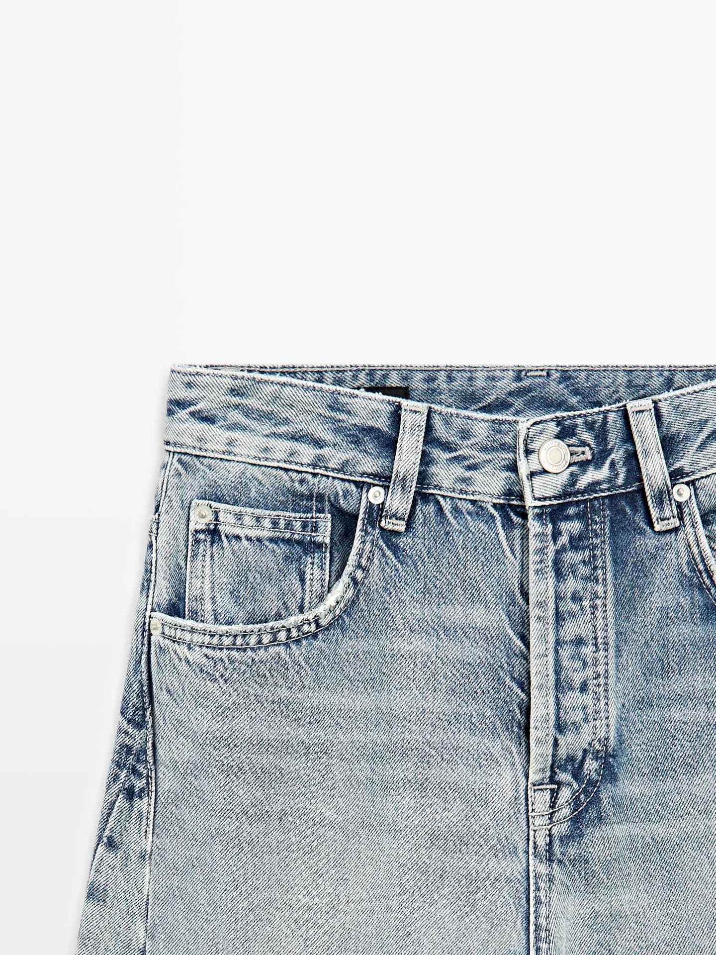 Джинсы объемного кроя со средней посадкой - фото 11