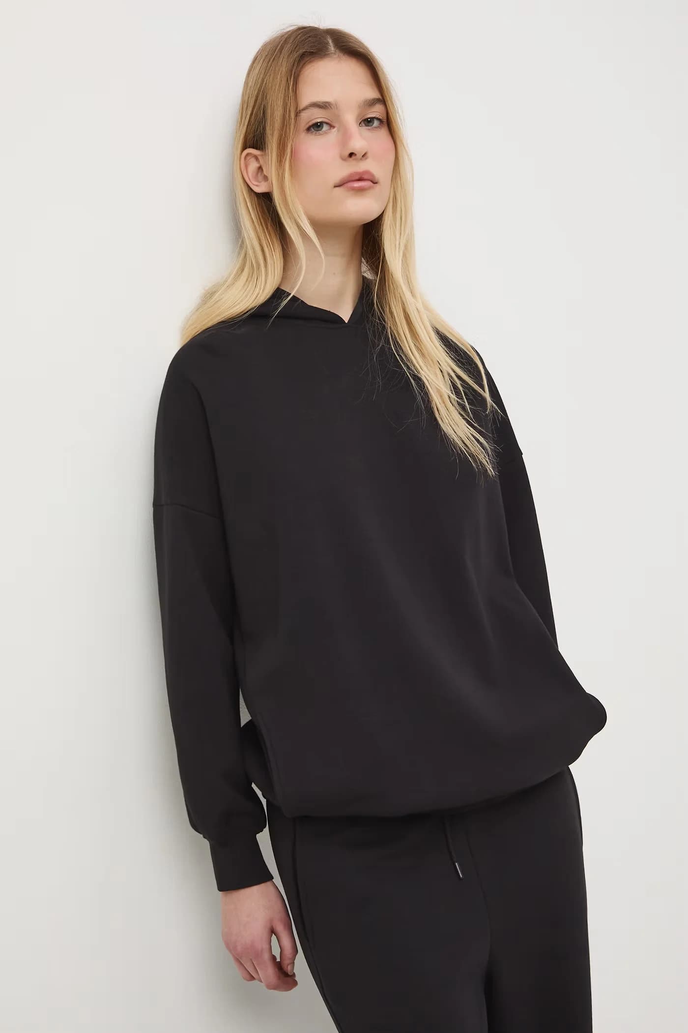 Женская толстовка с капюшоном