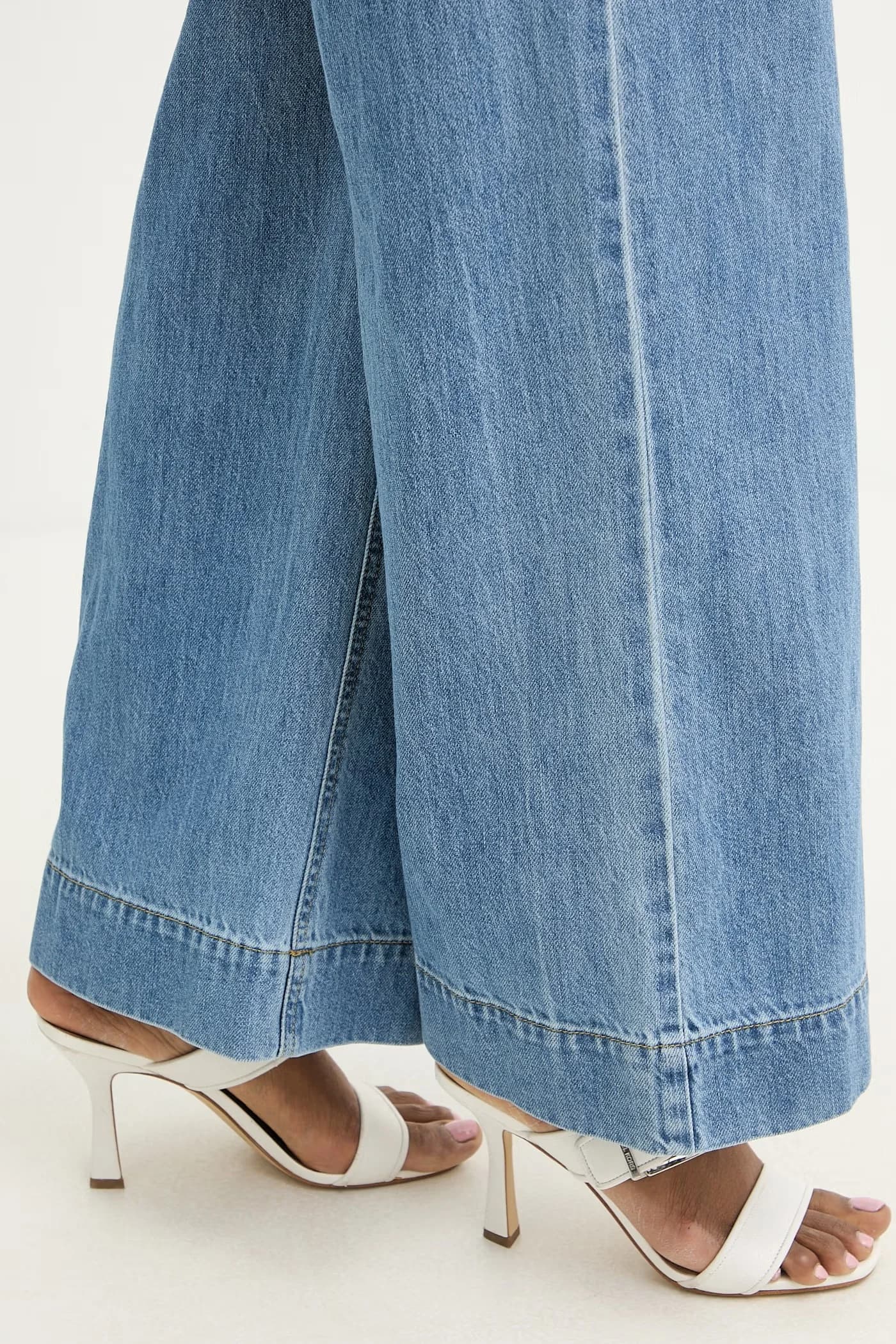 Женский джинсовый комбинезон - фото 6